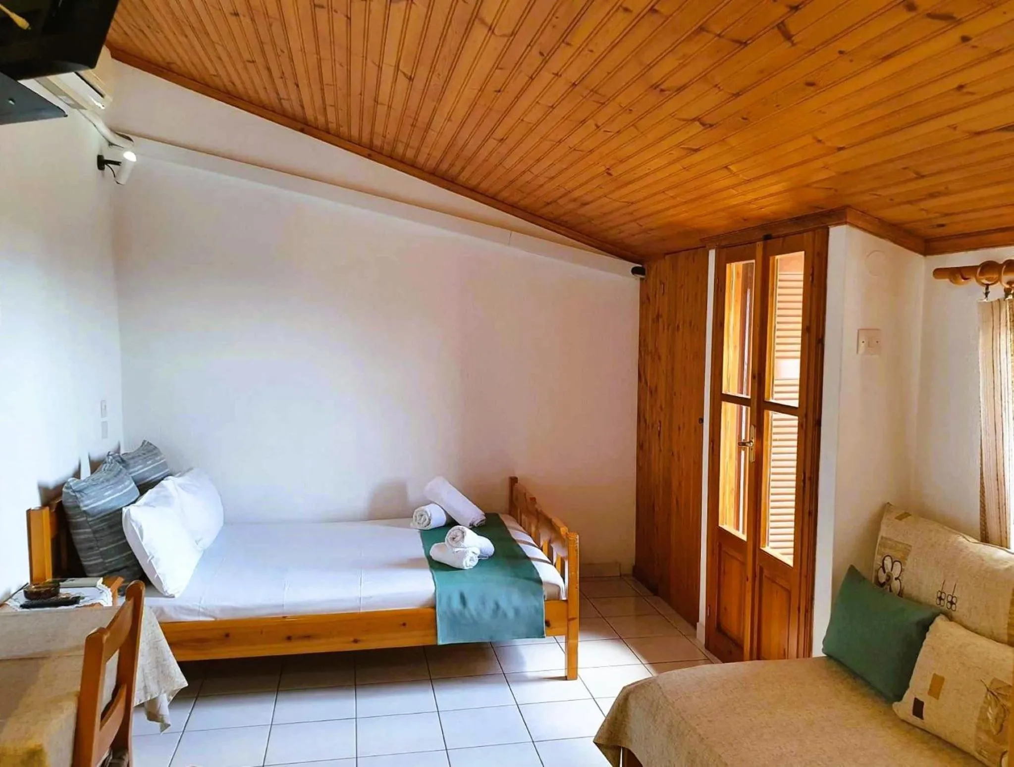 Photo of the whole room, Bed in Nina Apartments