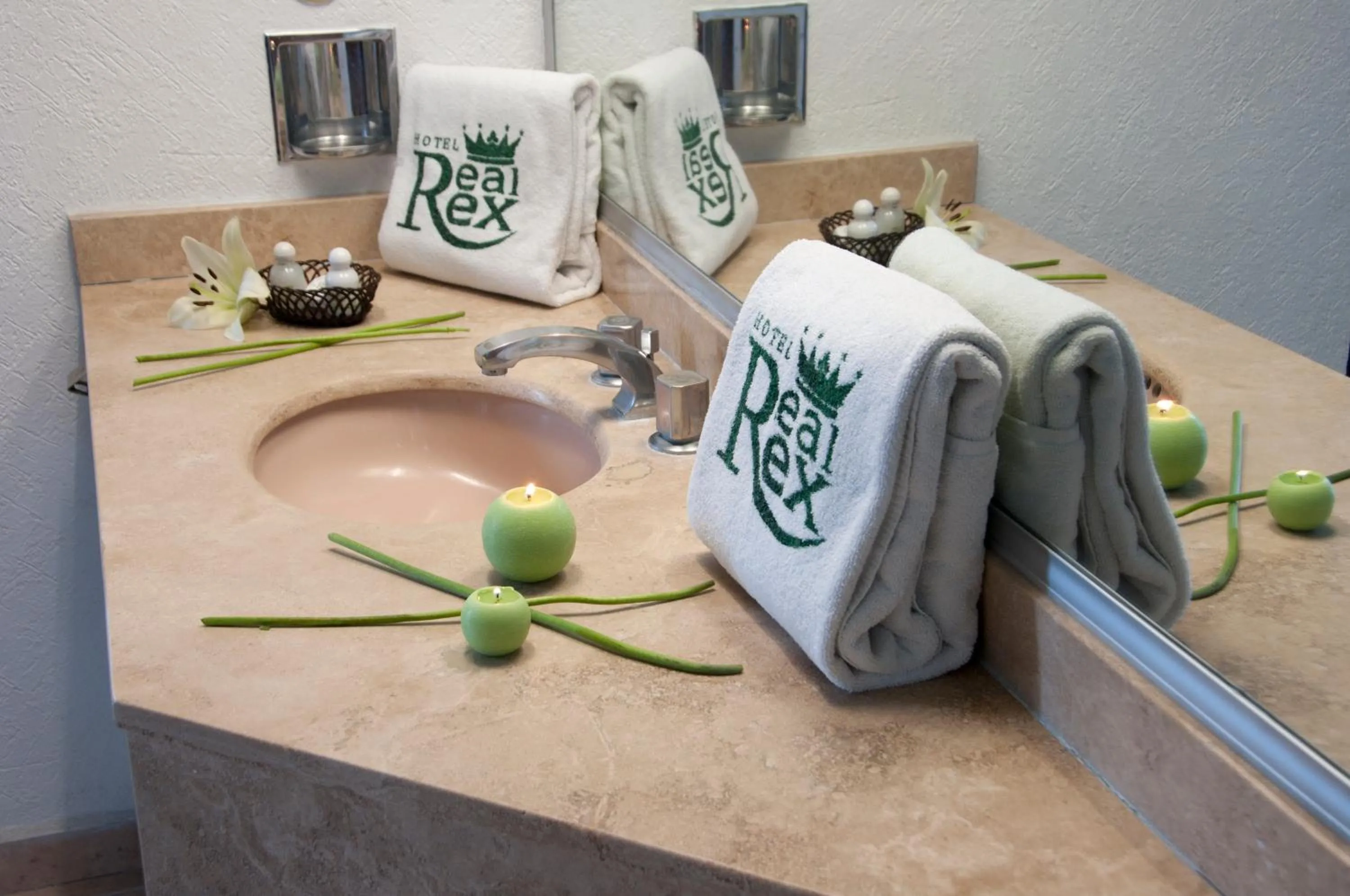 Bathroom in Hotel Real Rex