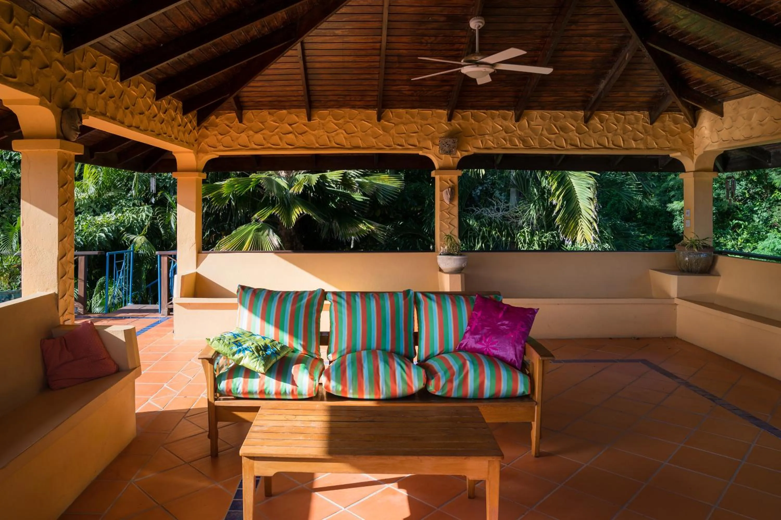 Reef View Pavilions - Villas & Condos