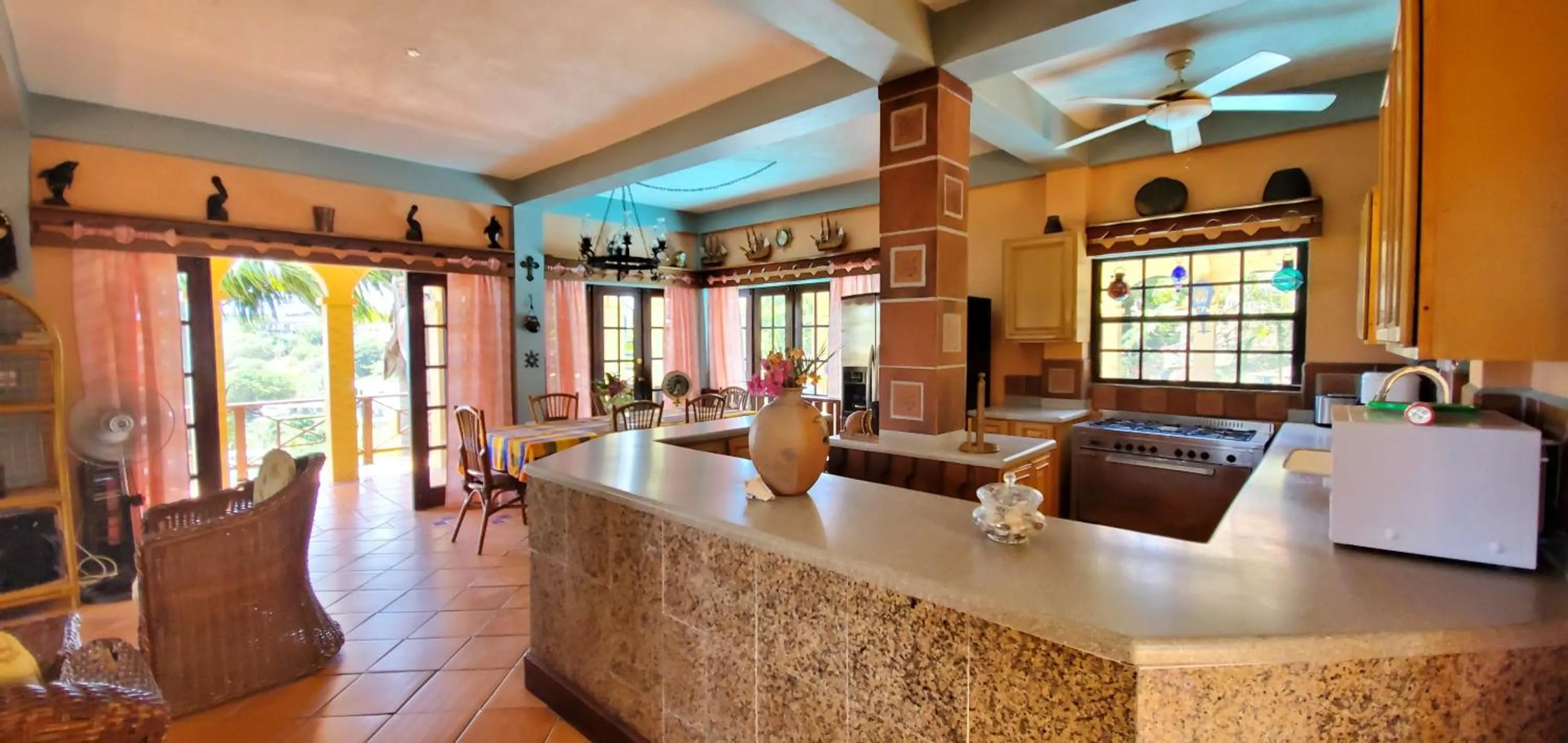 Kitchen or kitchenette in Reef View Pavilions - Villas & Condos