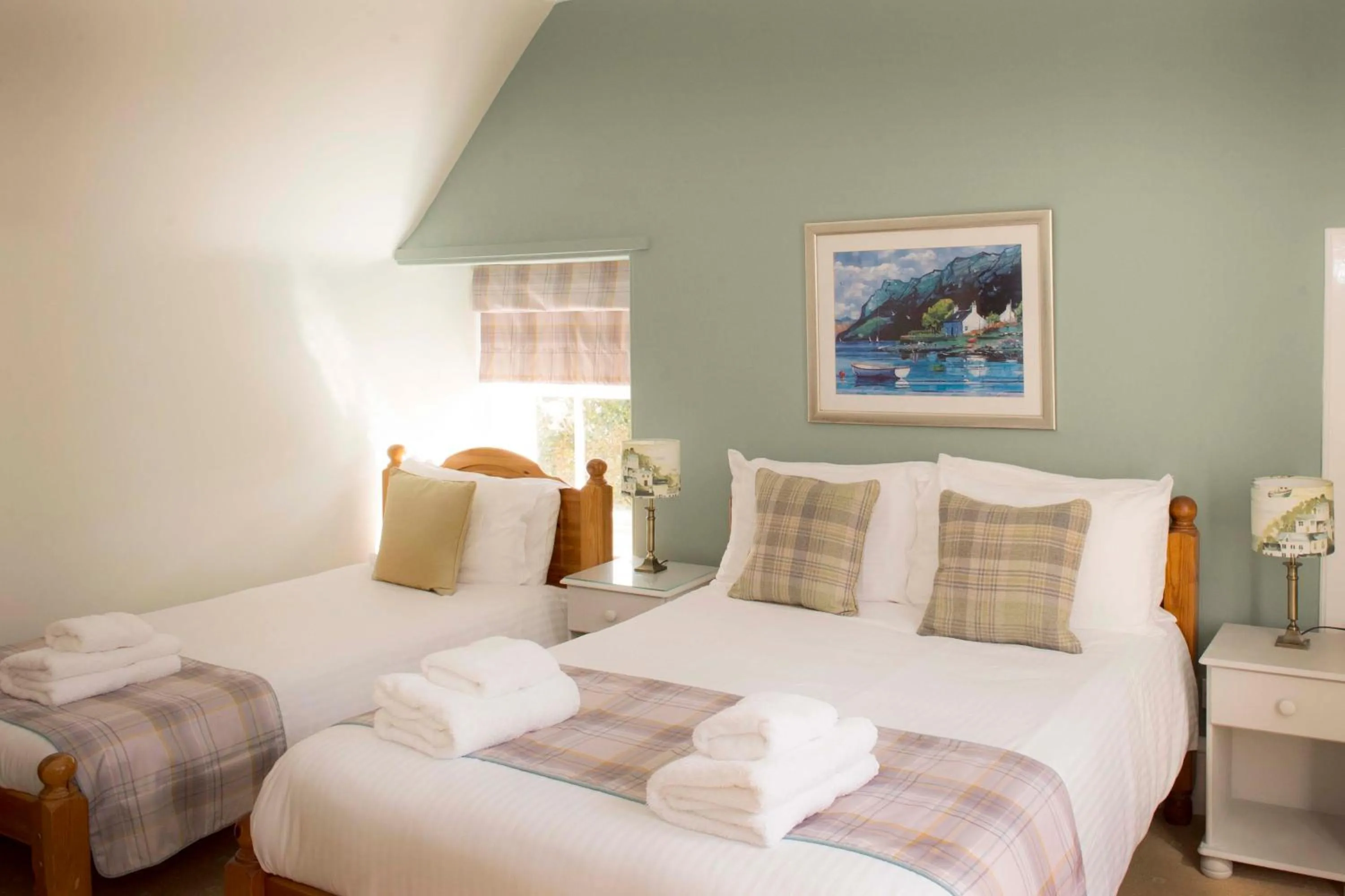 Bedroom, Bed in The Royal Oak Hotel