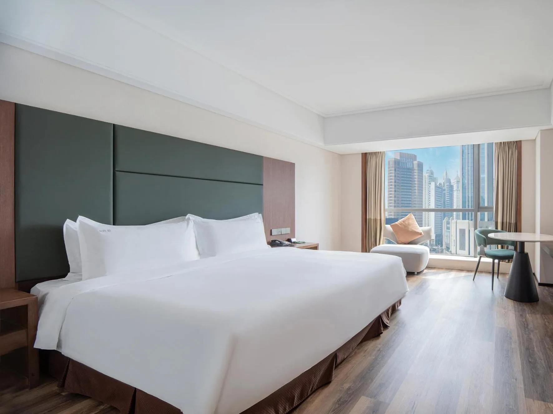 Bed in Holiday Inn Qingdao City Center by IHG - May 4th Square