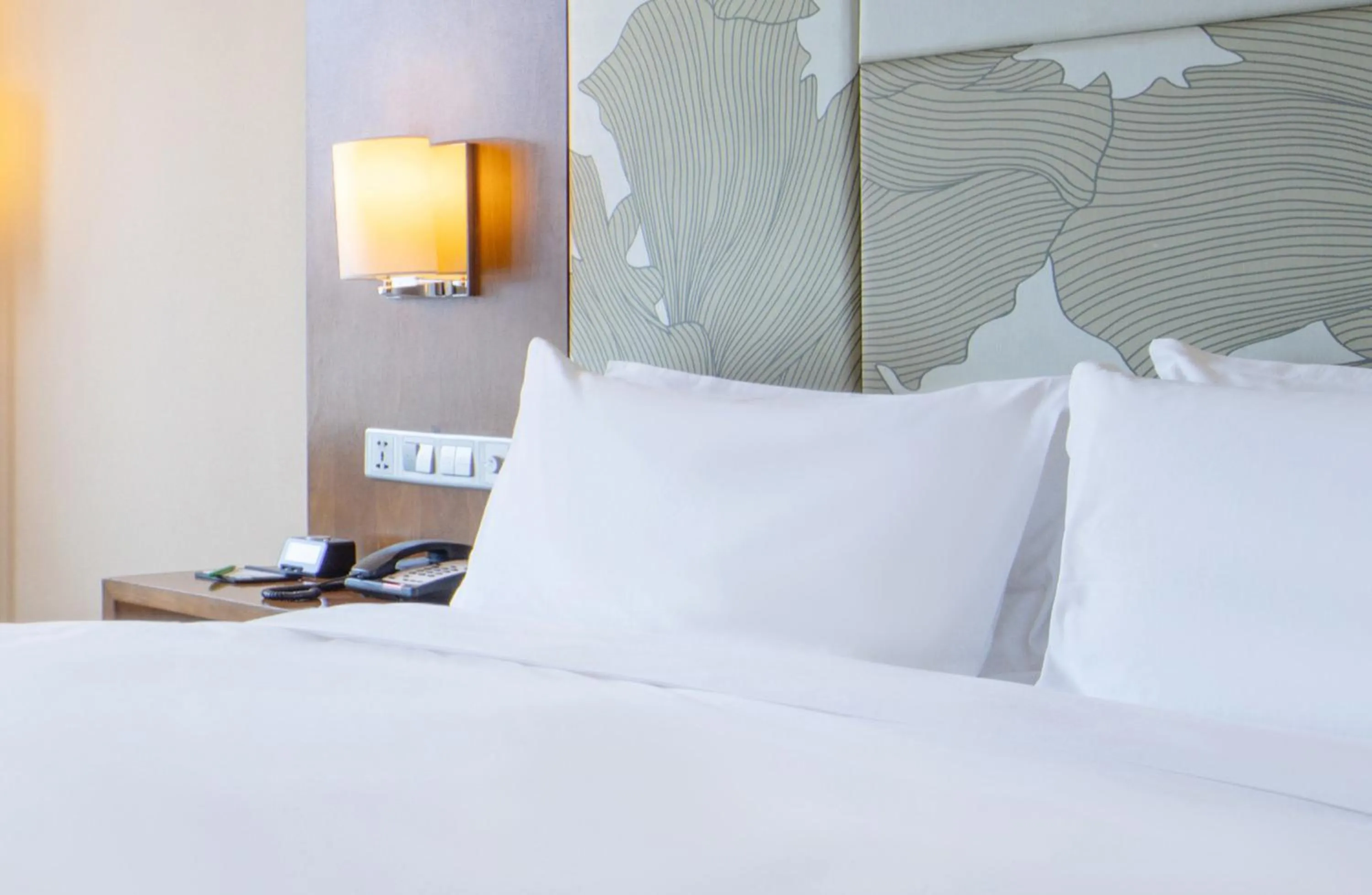 Photo of the whole room, Bed in Holiday Inn Qingdao City Center by IHG - May 4th Square