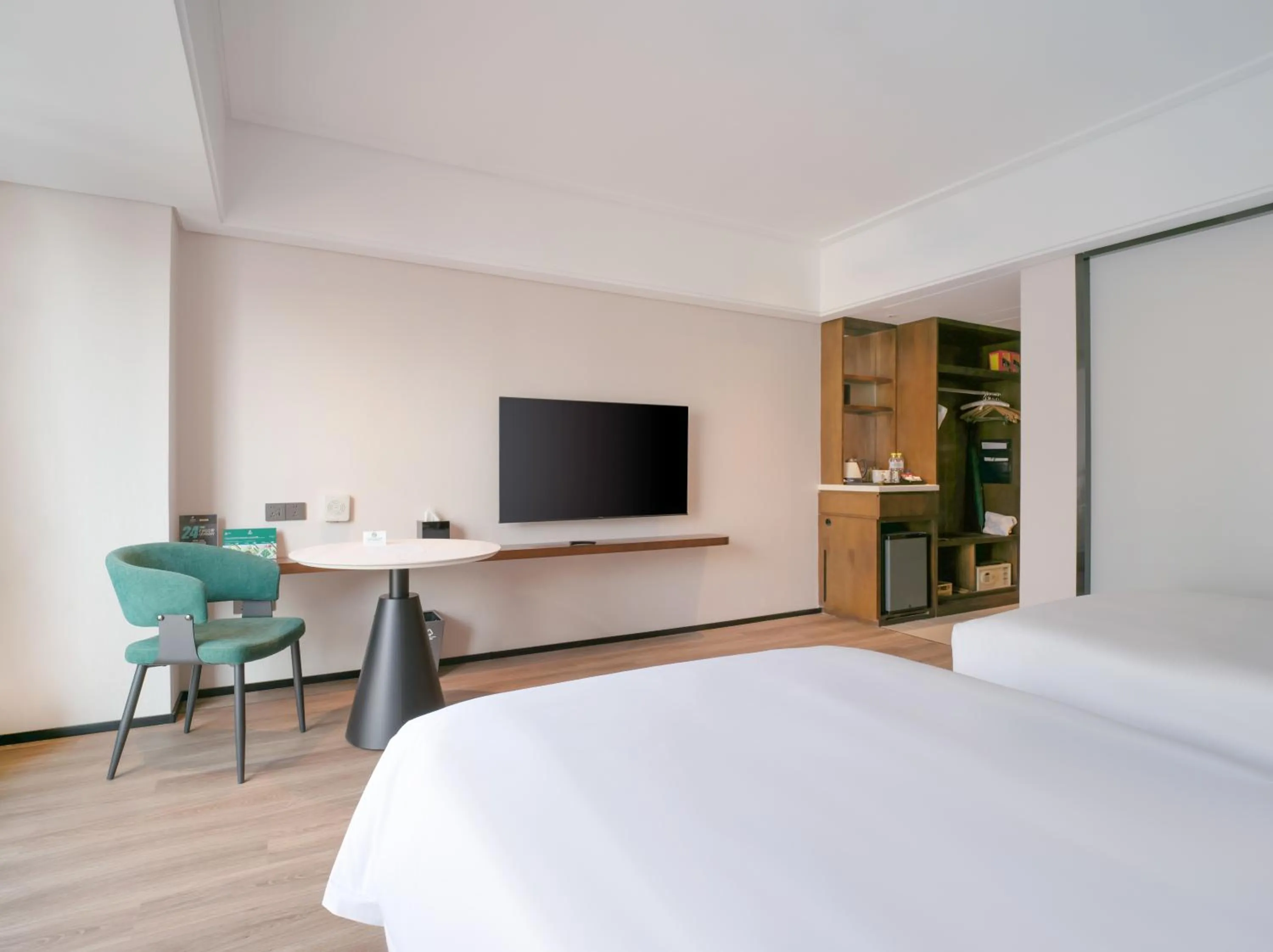 Bed in Holiday Inn Qingdao City Center by IHG - May 4th Square