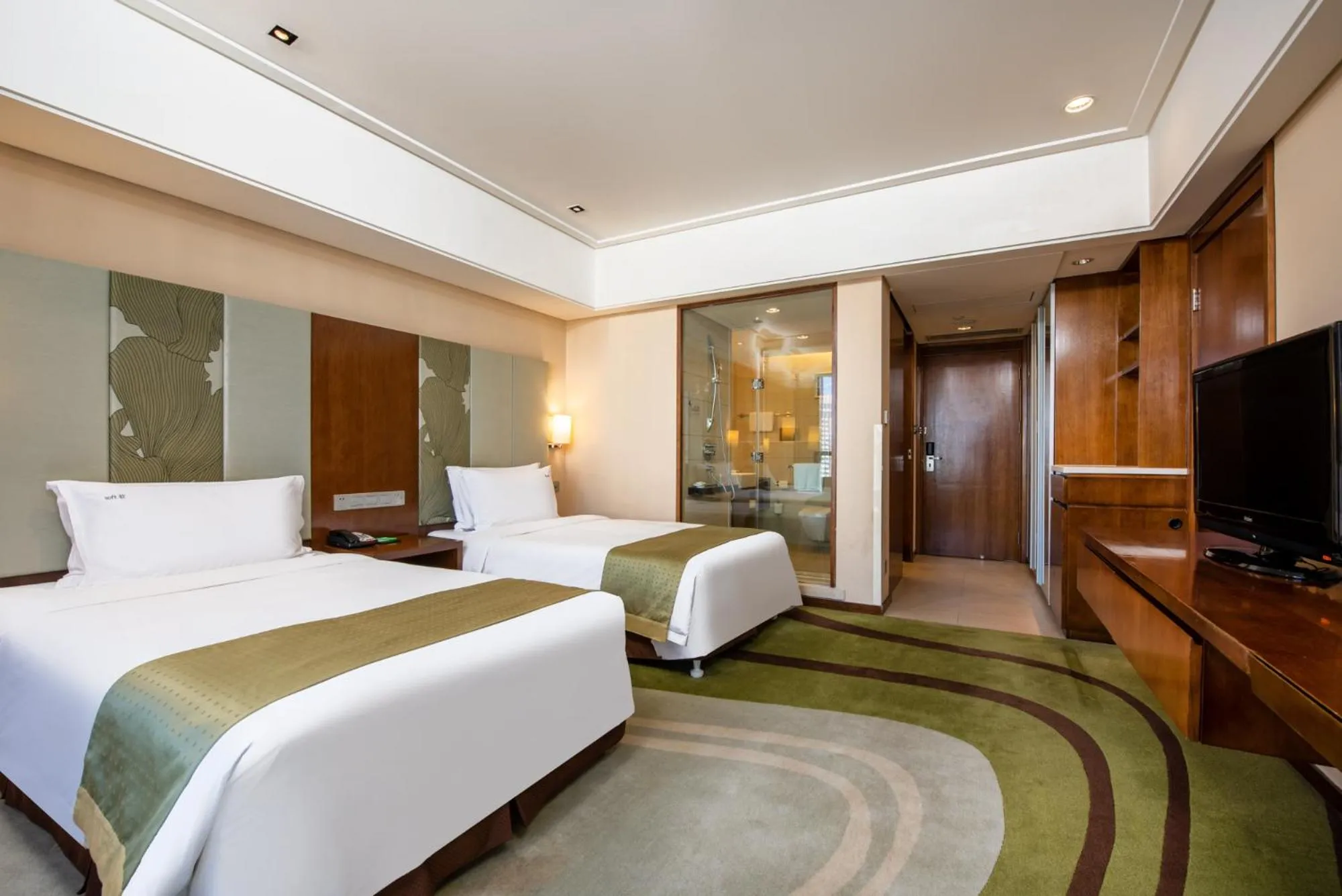 Bed in Holiday Inn Qingdao City Center by IHG - May 4th Square