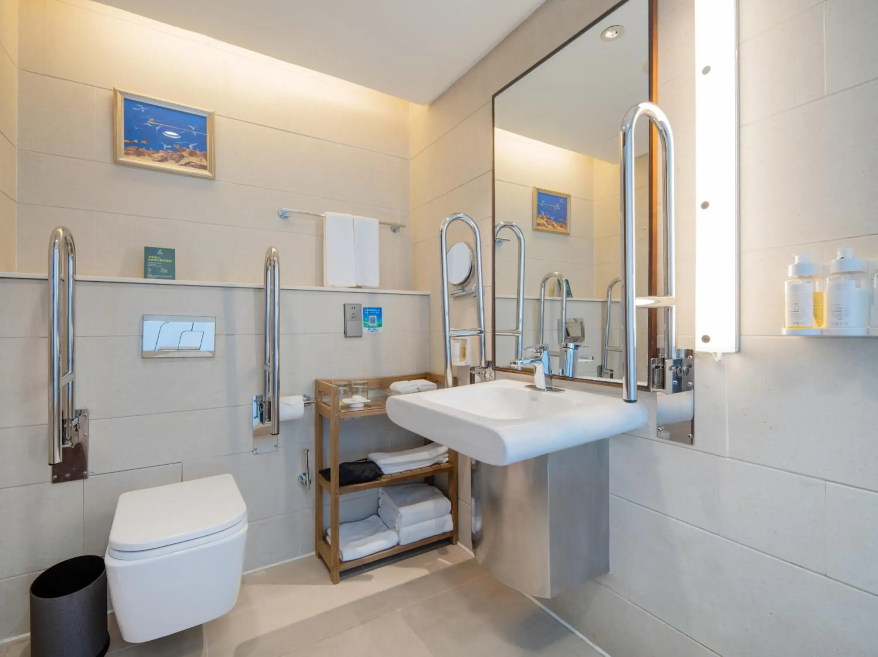 Bathroom in Holiday Inn Qingdao City Center by IHG - May 4th Square Bathroom in Holiday Inn Qingdao City Center by IHG - May 4th Square