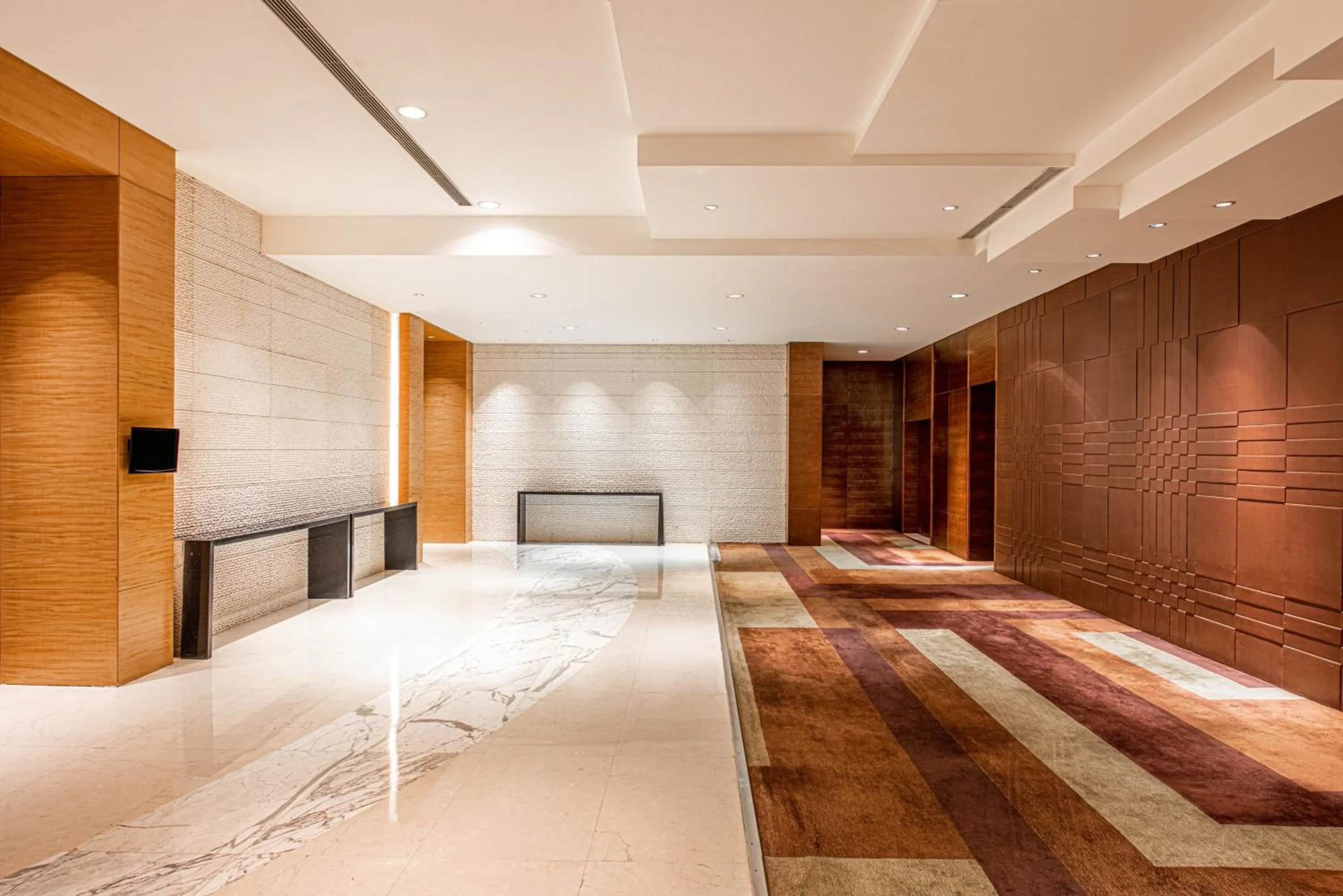 Meeting/conference room, Bed in Holiday Inn Qingdao City Center by IHG - May 4th Square