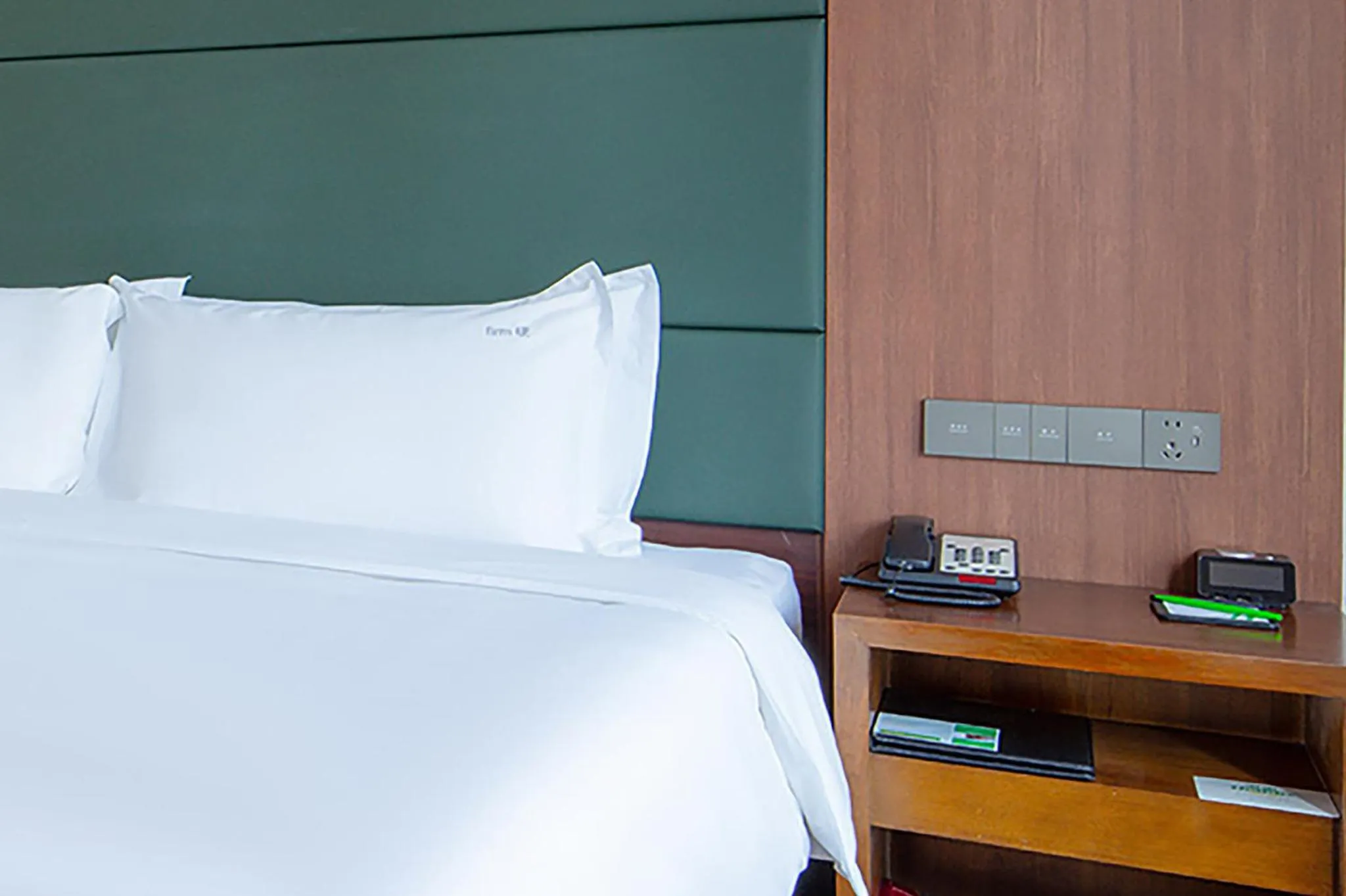 Photo of the whole room, Bed in Holiday Inn Qingdao City Center by IHG - May 4th Square