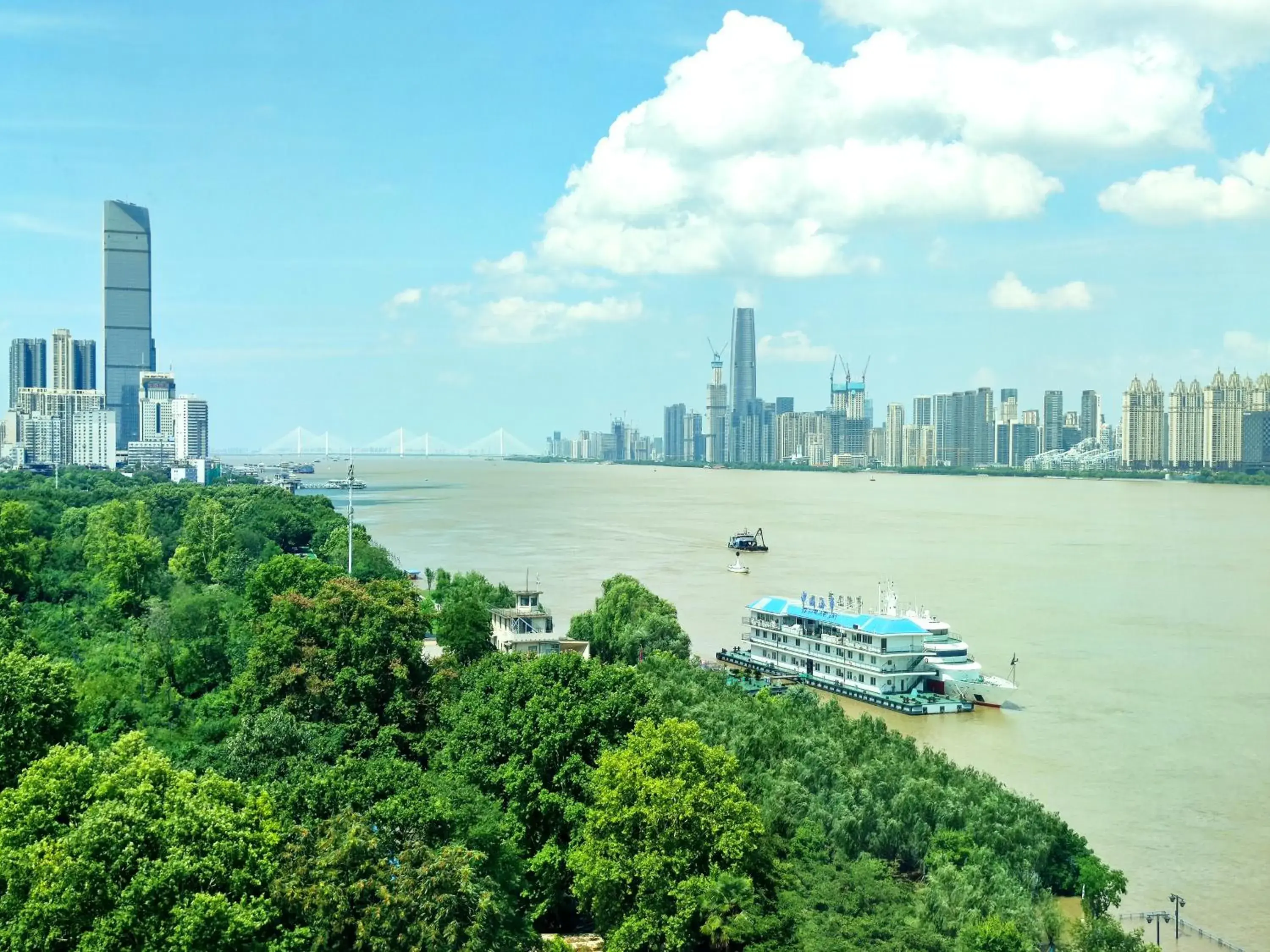 River view in Holiday Inn Wuhan Riverside by IHG River view in Holiday Inn Wuhan Riverside by IHG