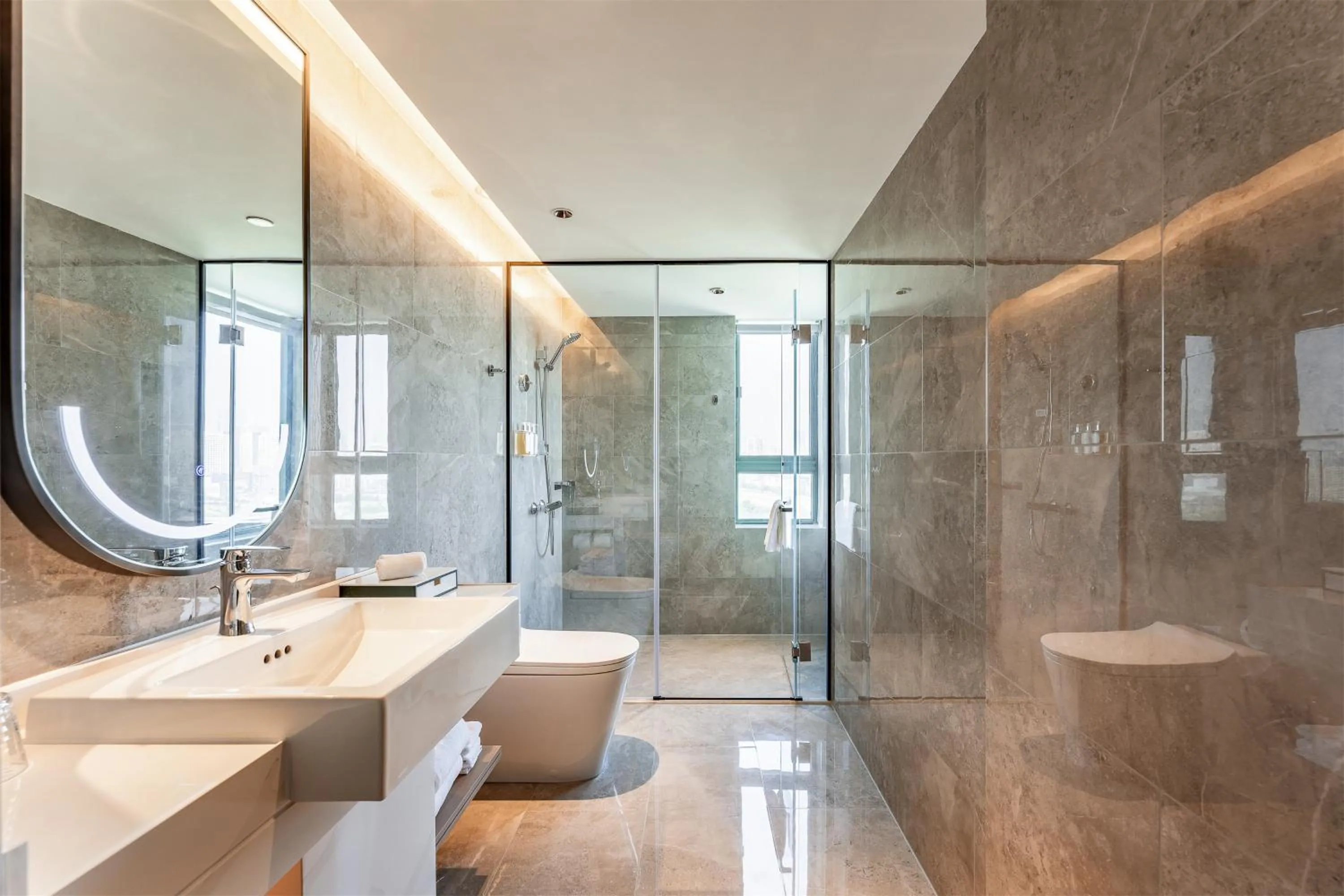 Photo of the whole room in Holiday Inn Wuhan Riverside by IHG