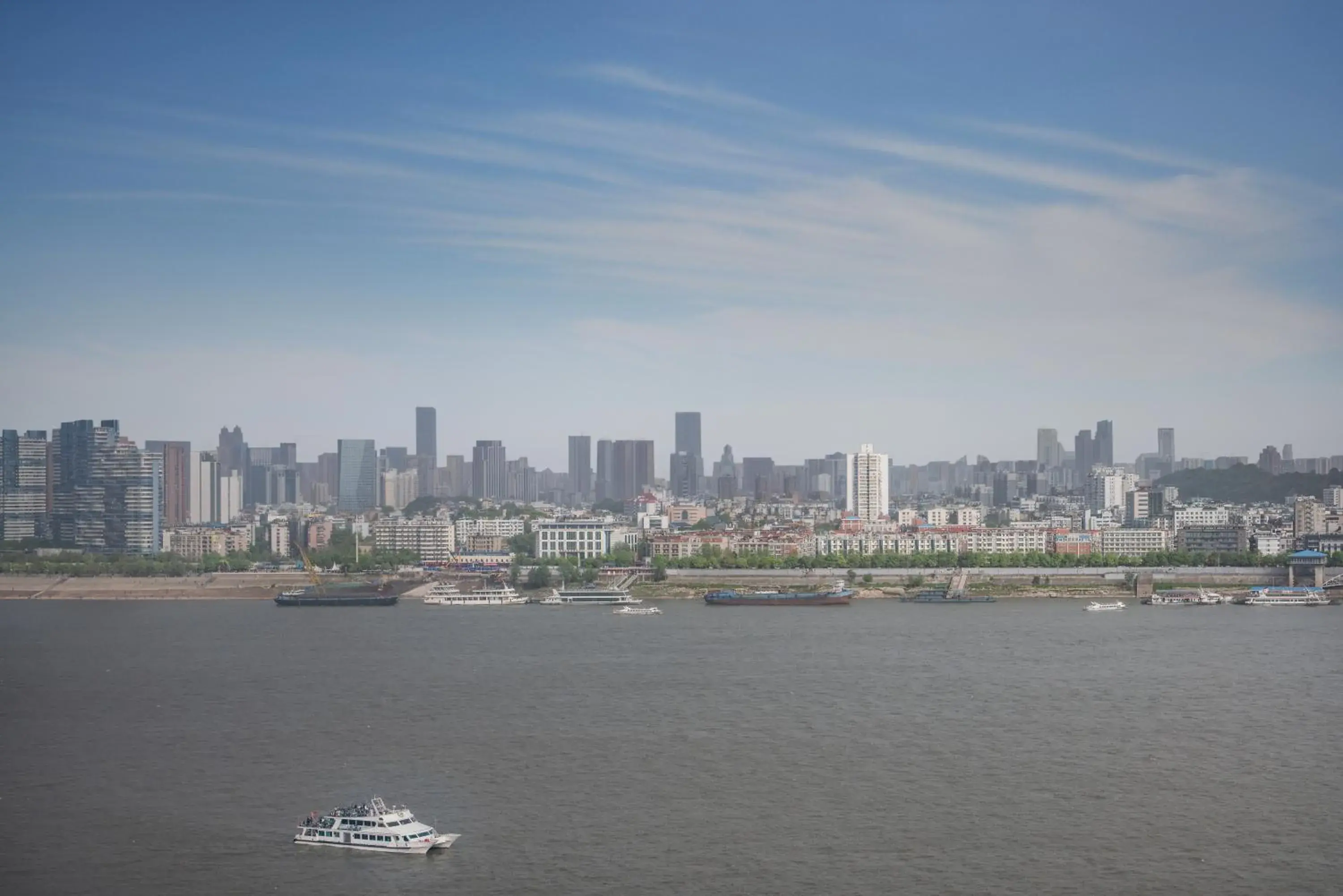 River view in Holiday Inn Wuhan Riverside by IHG River view in Holiday Inn Wuhan Riverside by IHG