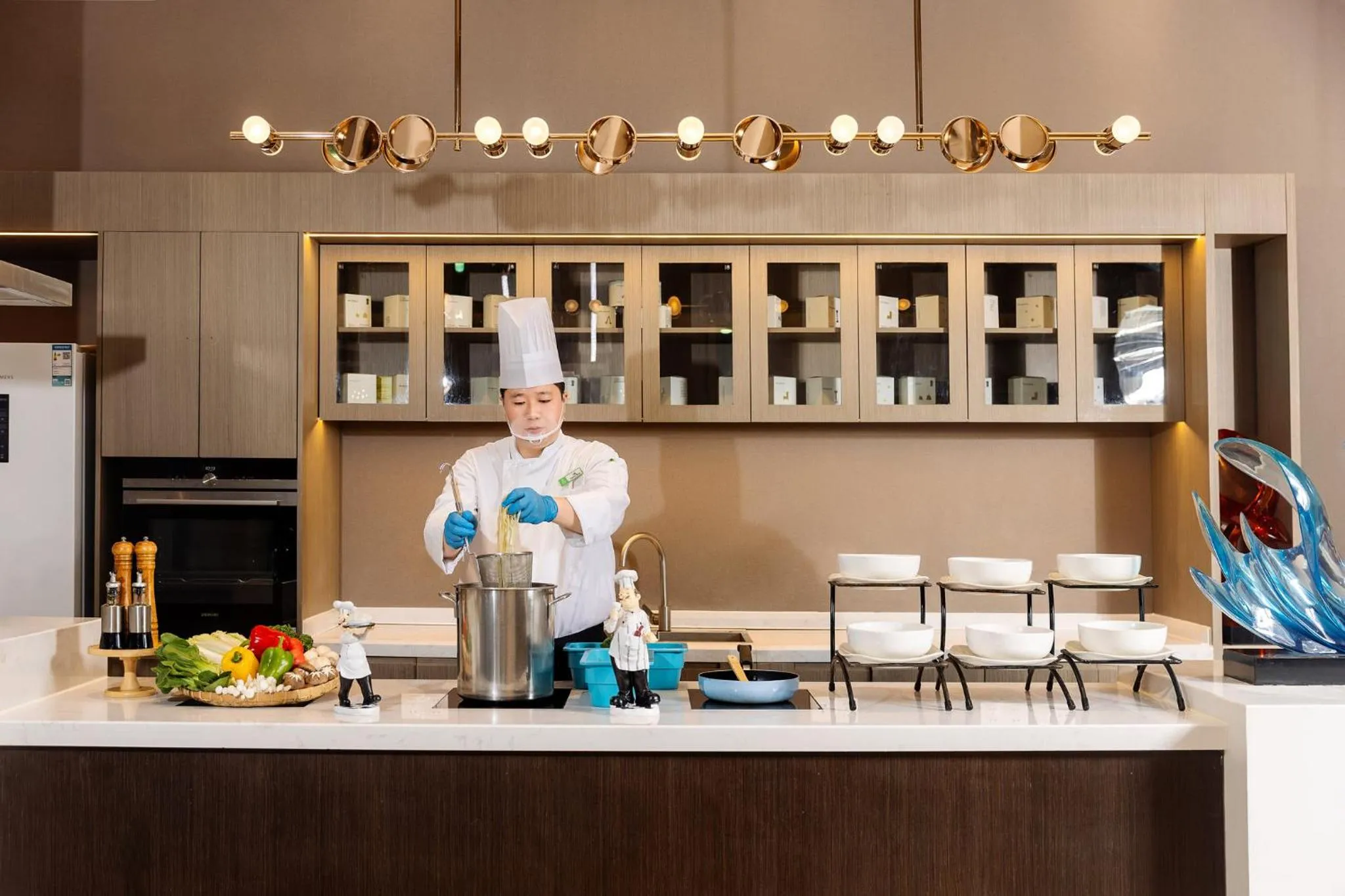 Spa and wellness centre/facilities in Holiday Inn Wuhan Riverside by IHG