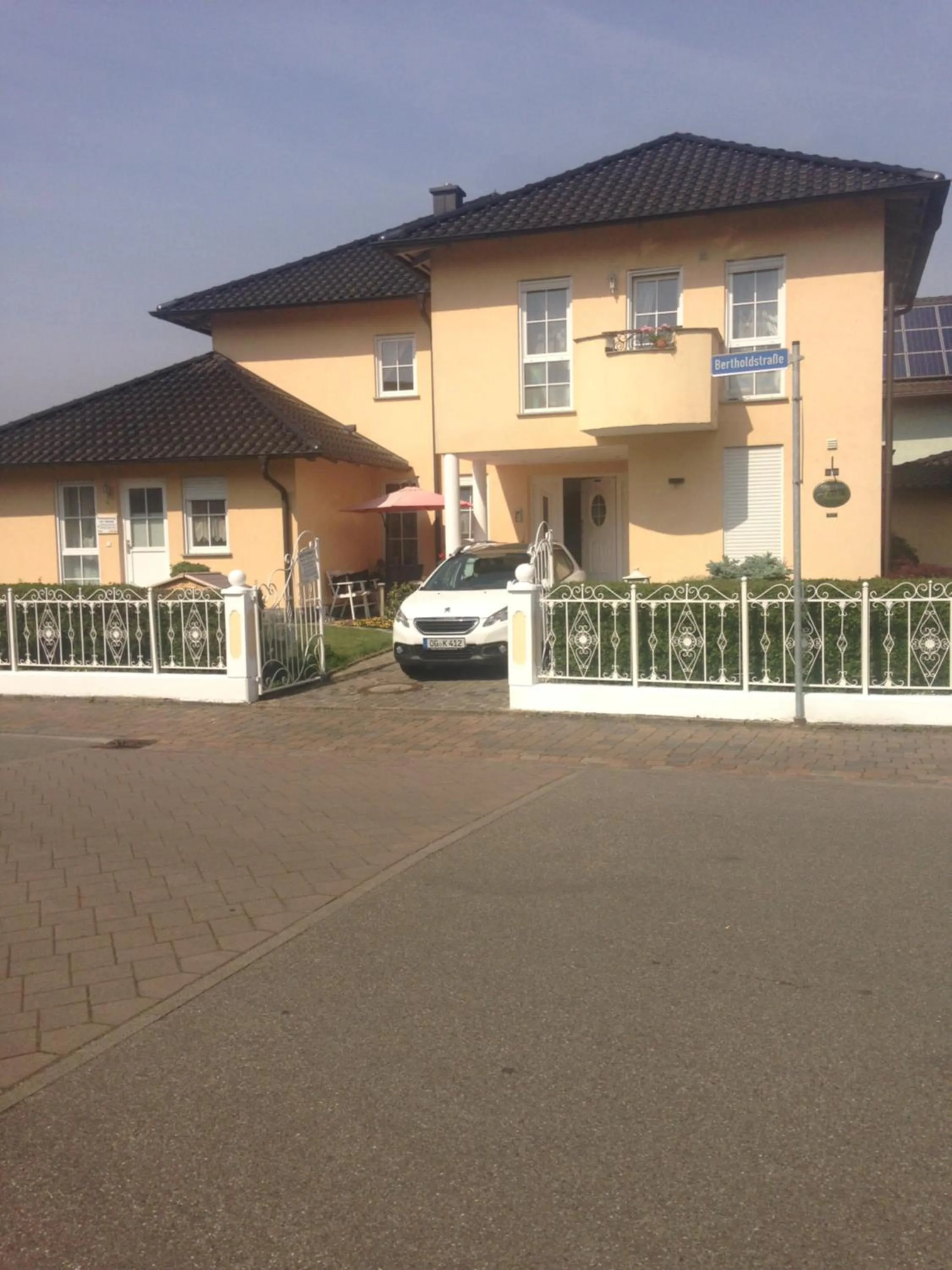Gästehaus Tante Tienchen 7 Minuten zu Fuss zum Europa Park , plus kostenloses Parkplatzticket Rulantica ,alle unsere Suiten haben einen Balkon