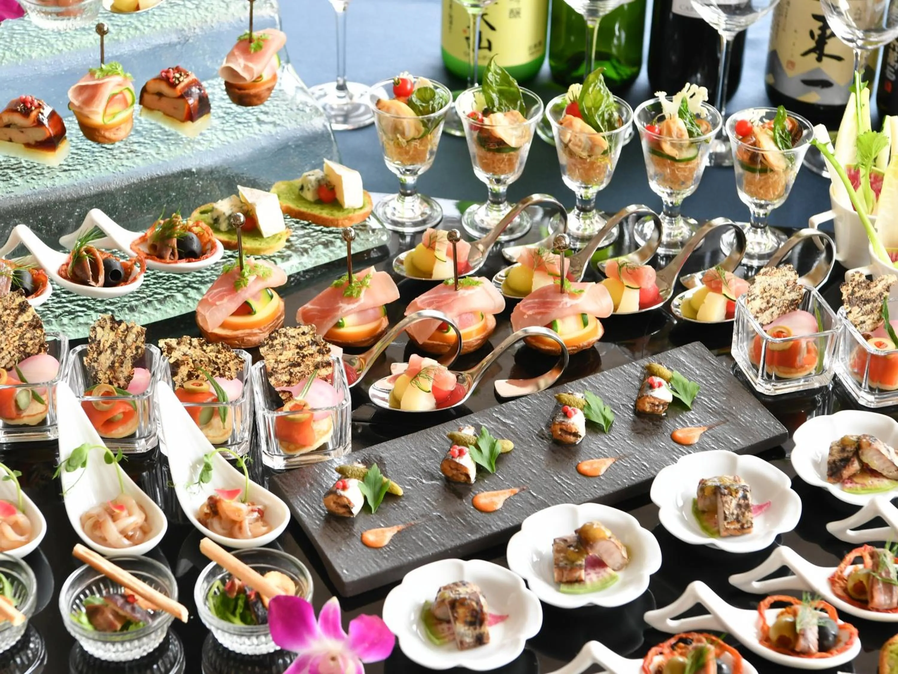 Lounge or bar in Garden Terrace Saga Hotel & Resorts