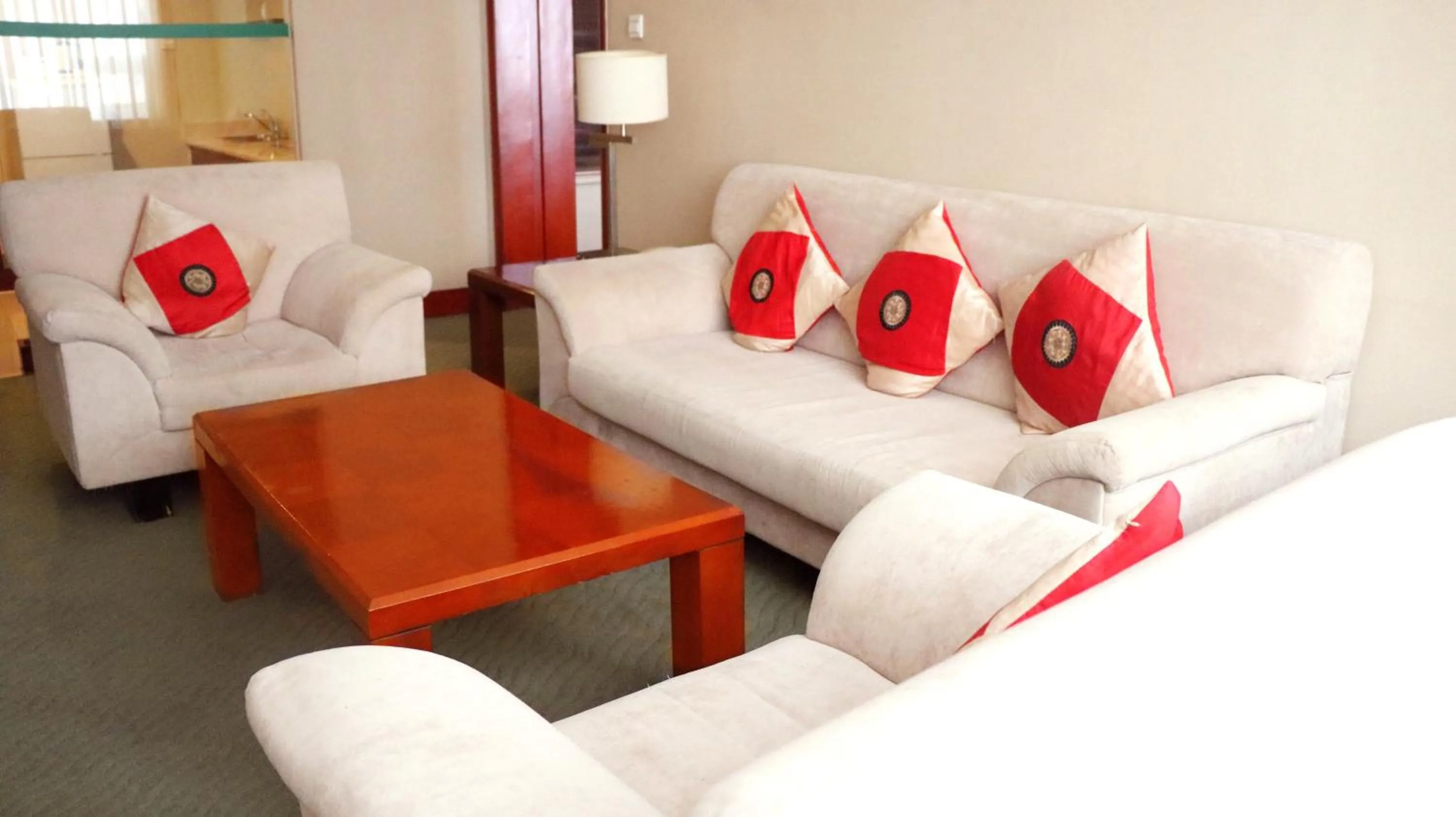 Photo of the whole room, Lounge/Bar in Holiday Inn Hohhot