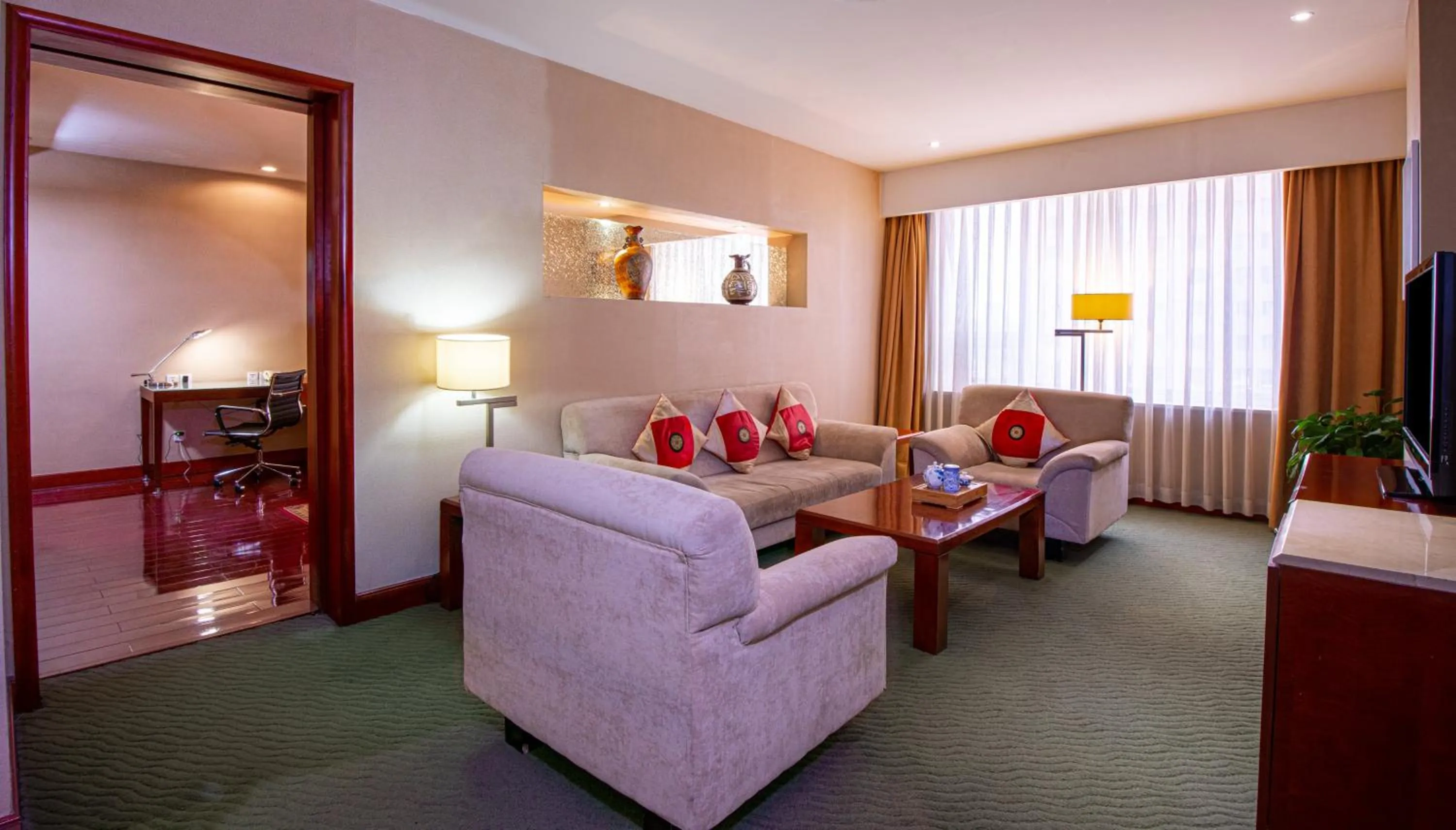 Photo of the whole room, Lounge/Bar in Holiday Inn Hohhot