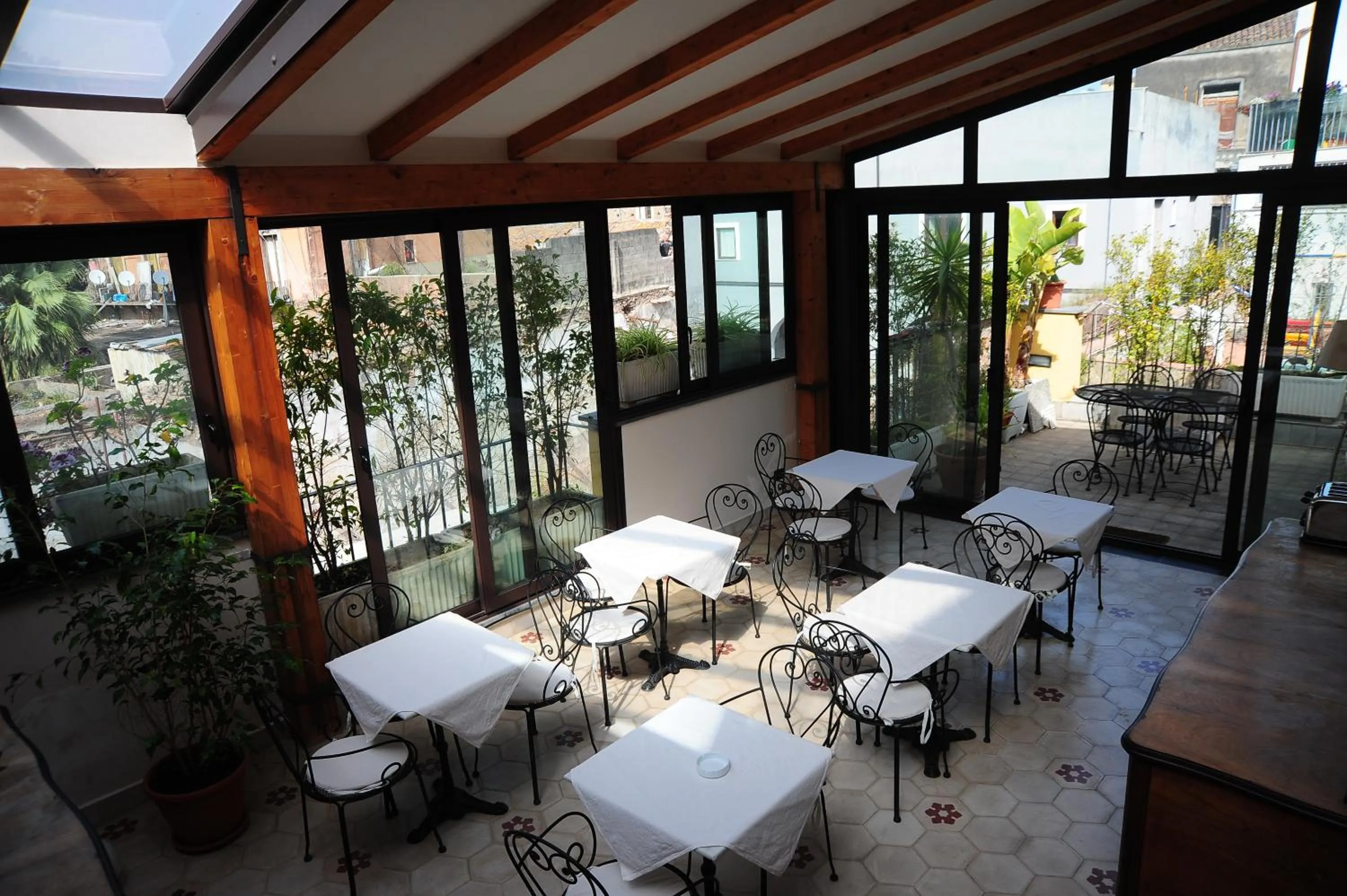 Restaurant/places to eat in Sangiuliano114 B&B