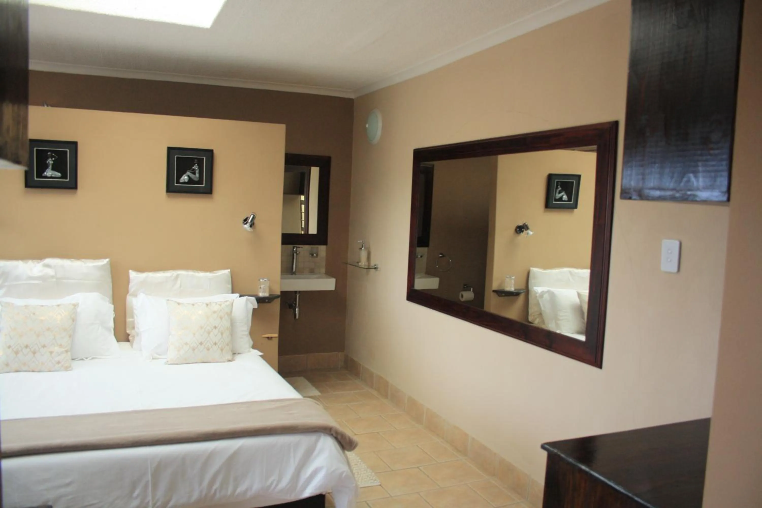 Bedroom, Bed in Dolphin View Guesthouse