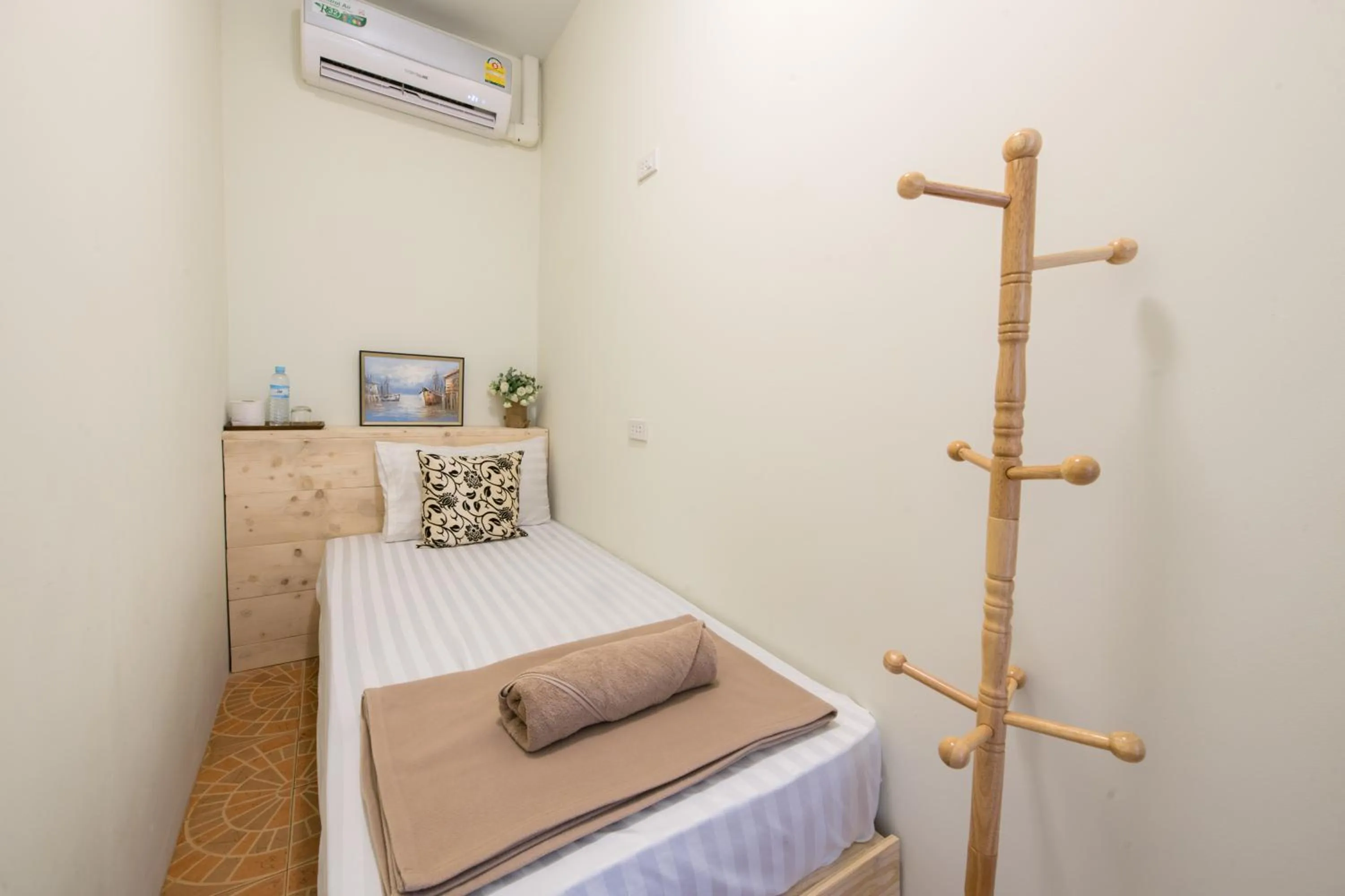 Photo of the whole room, Bed in Sindy's Hostel