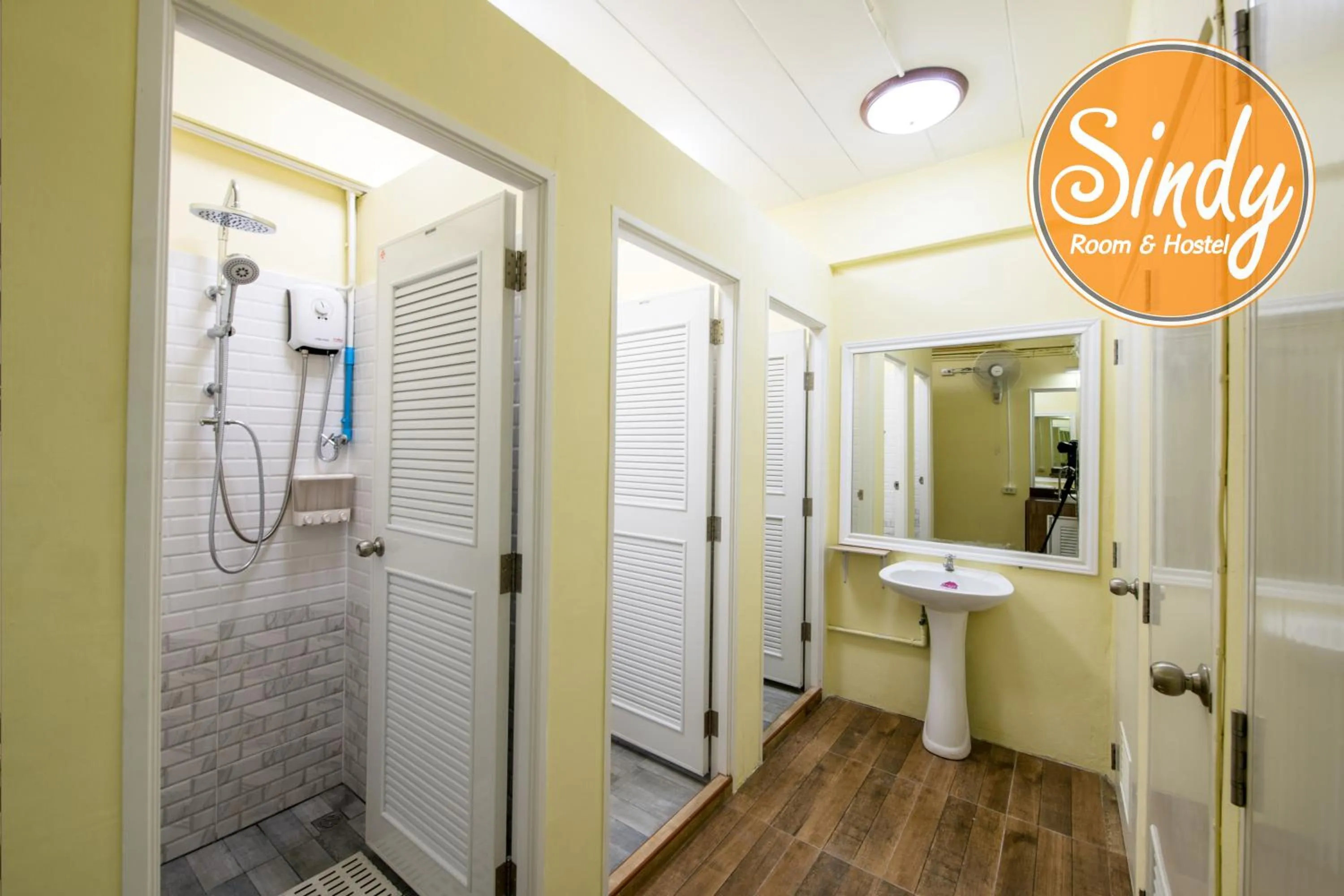 Bathroom in Sindy's Hostel