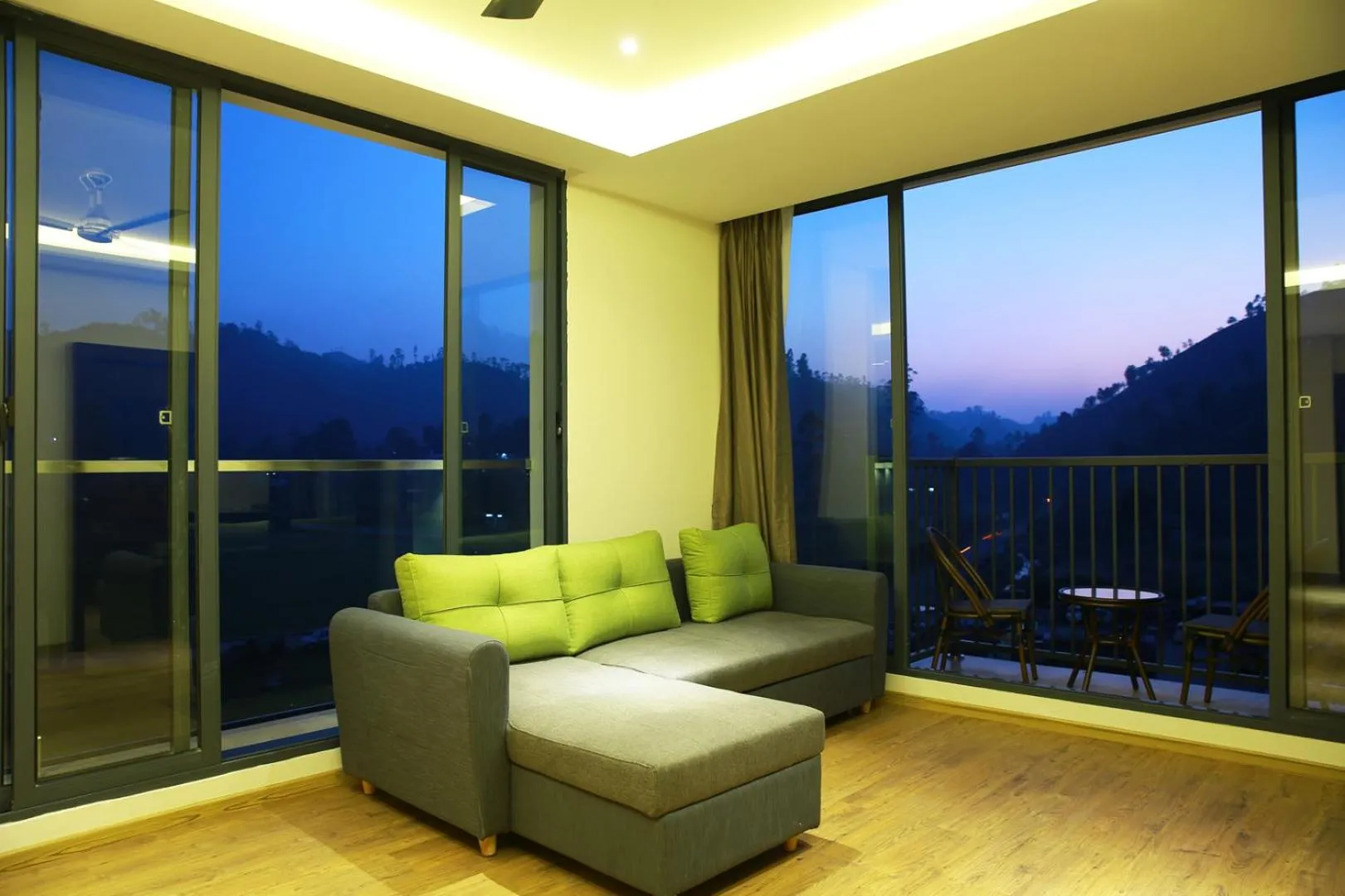 Night in Casa Montana Munnar