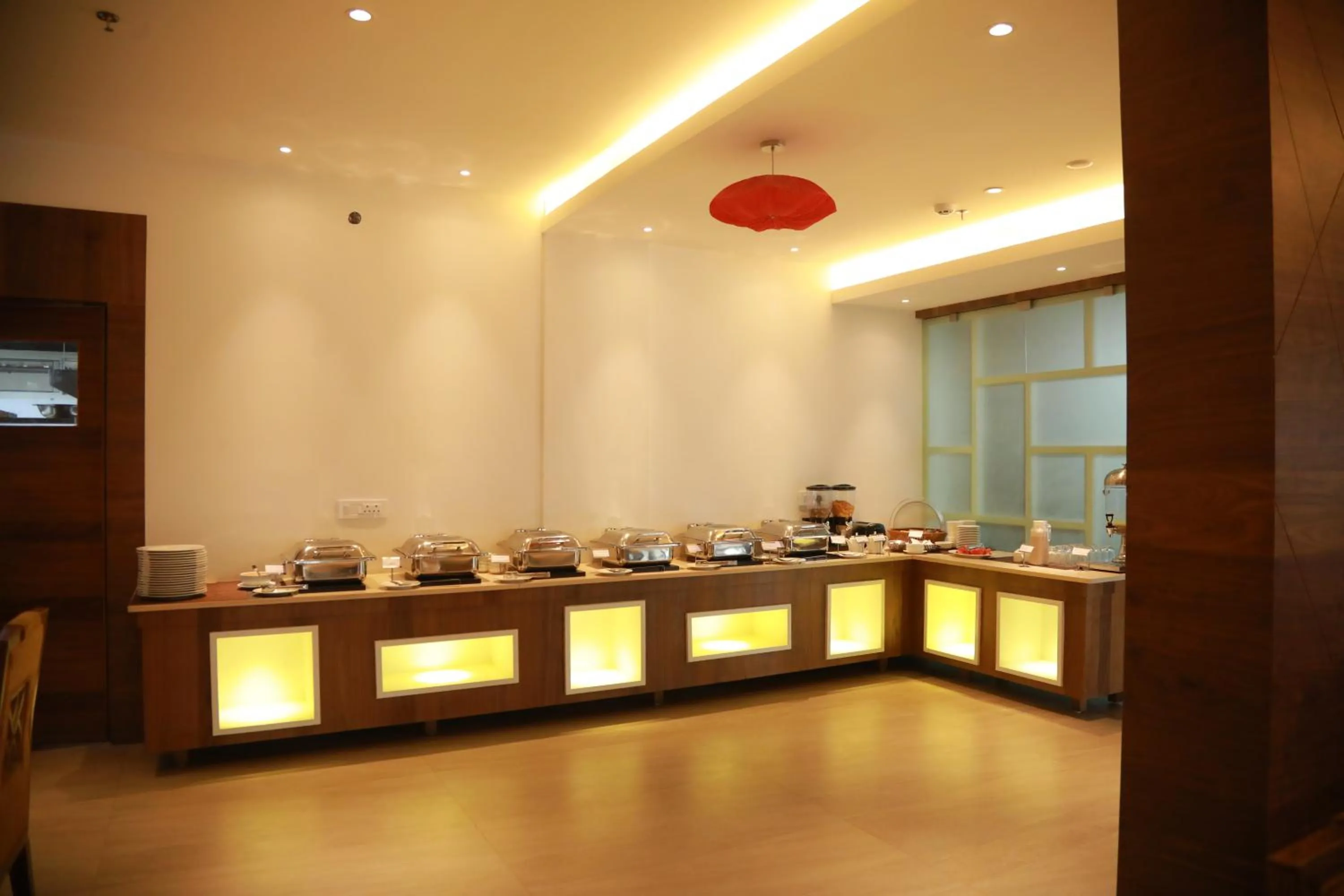 Restaurant/places to eat in Casa Montana Munnar