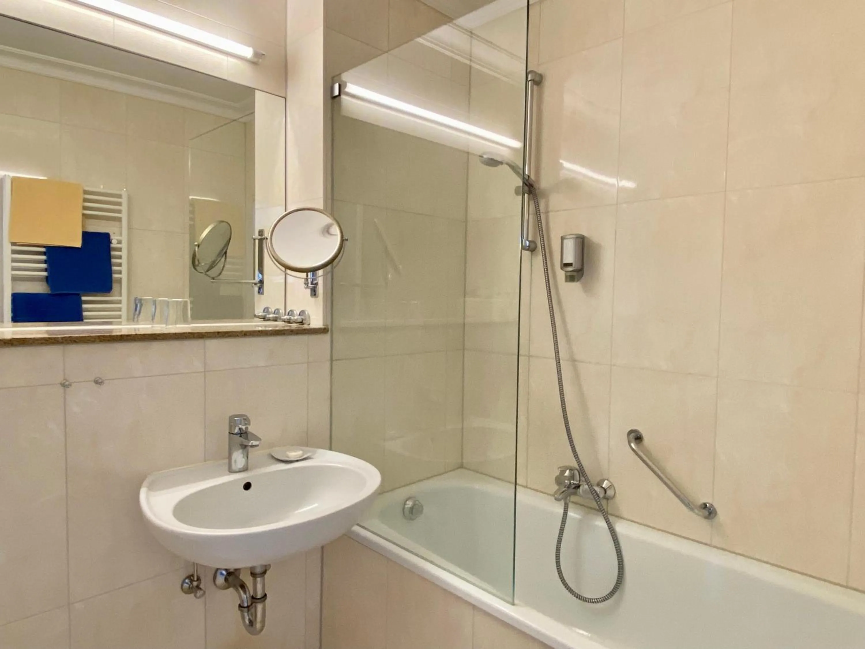 Shower in Appartement-Hotel Timmendorfer Strand