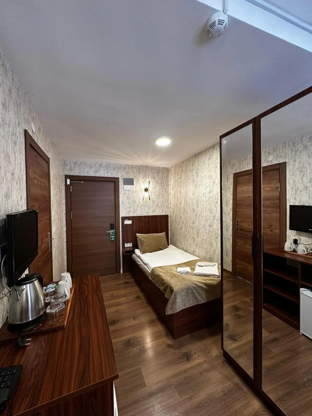 Bed in Double DD Hotel