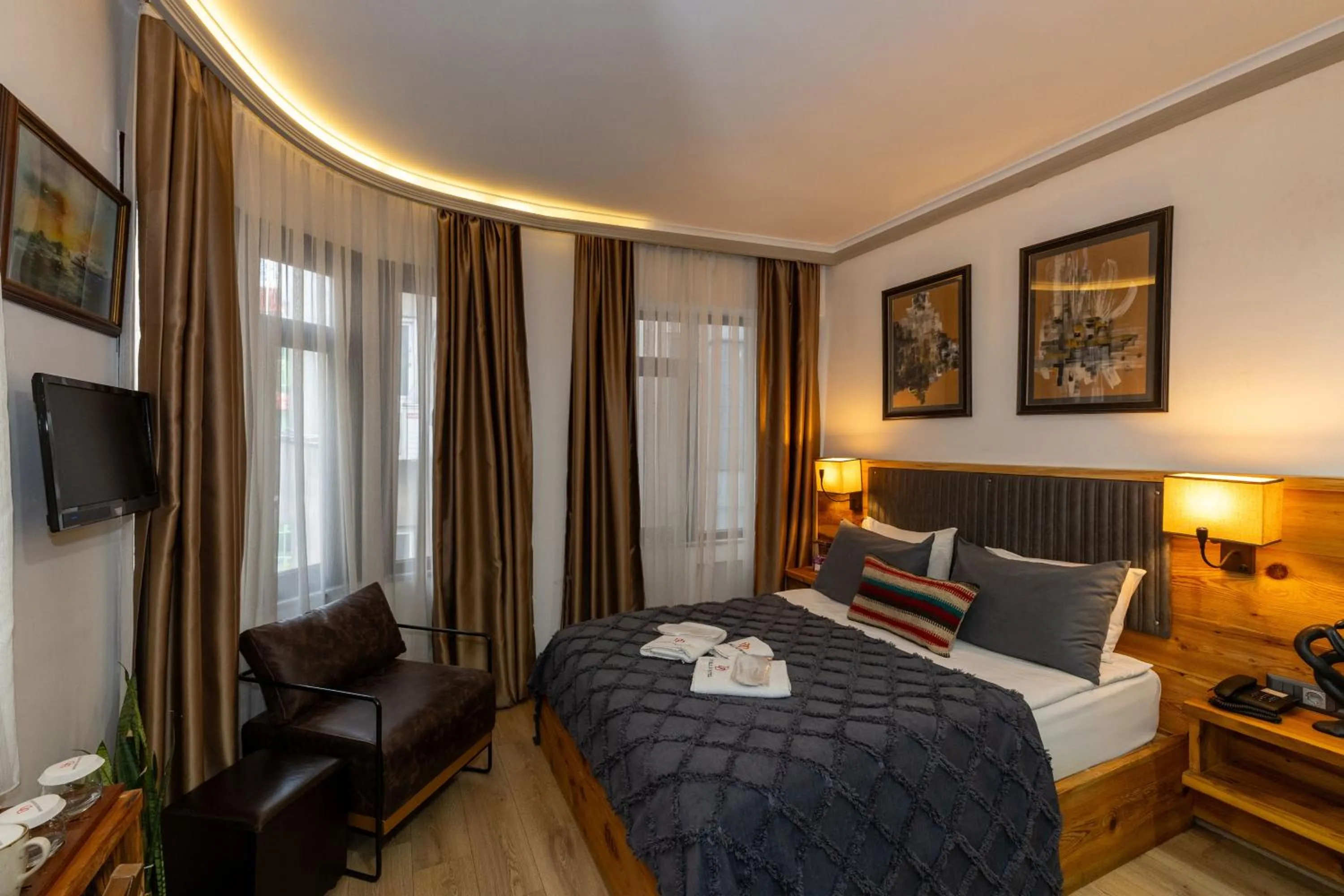 Photo of the whole room, Bed in Double DD Hotel