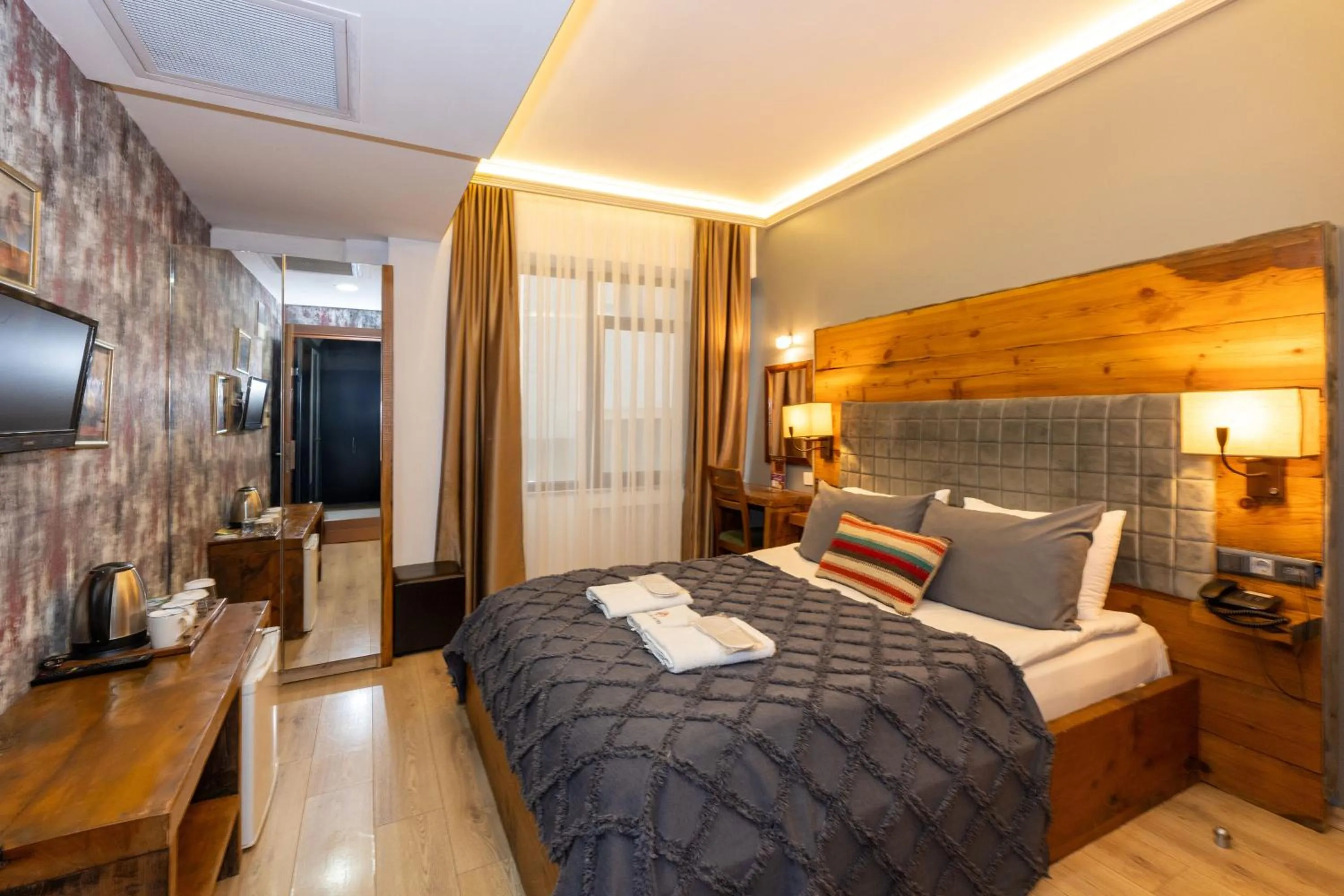 Photo of the whole room, Bed in Double DD Hotel