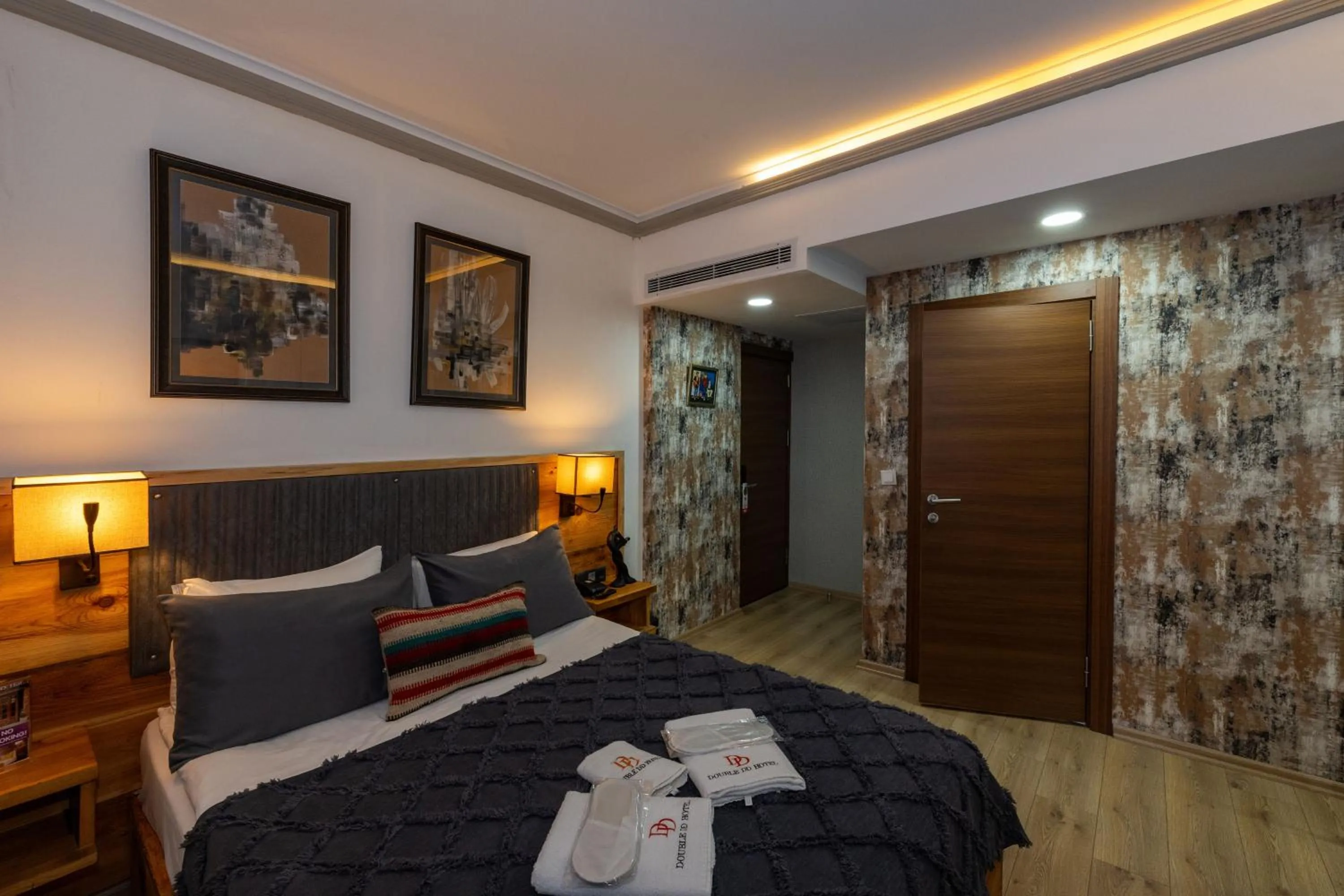 Photo of the whole room, Bed in Double DD Hotel