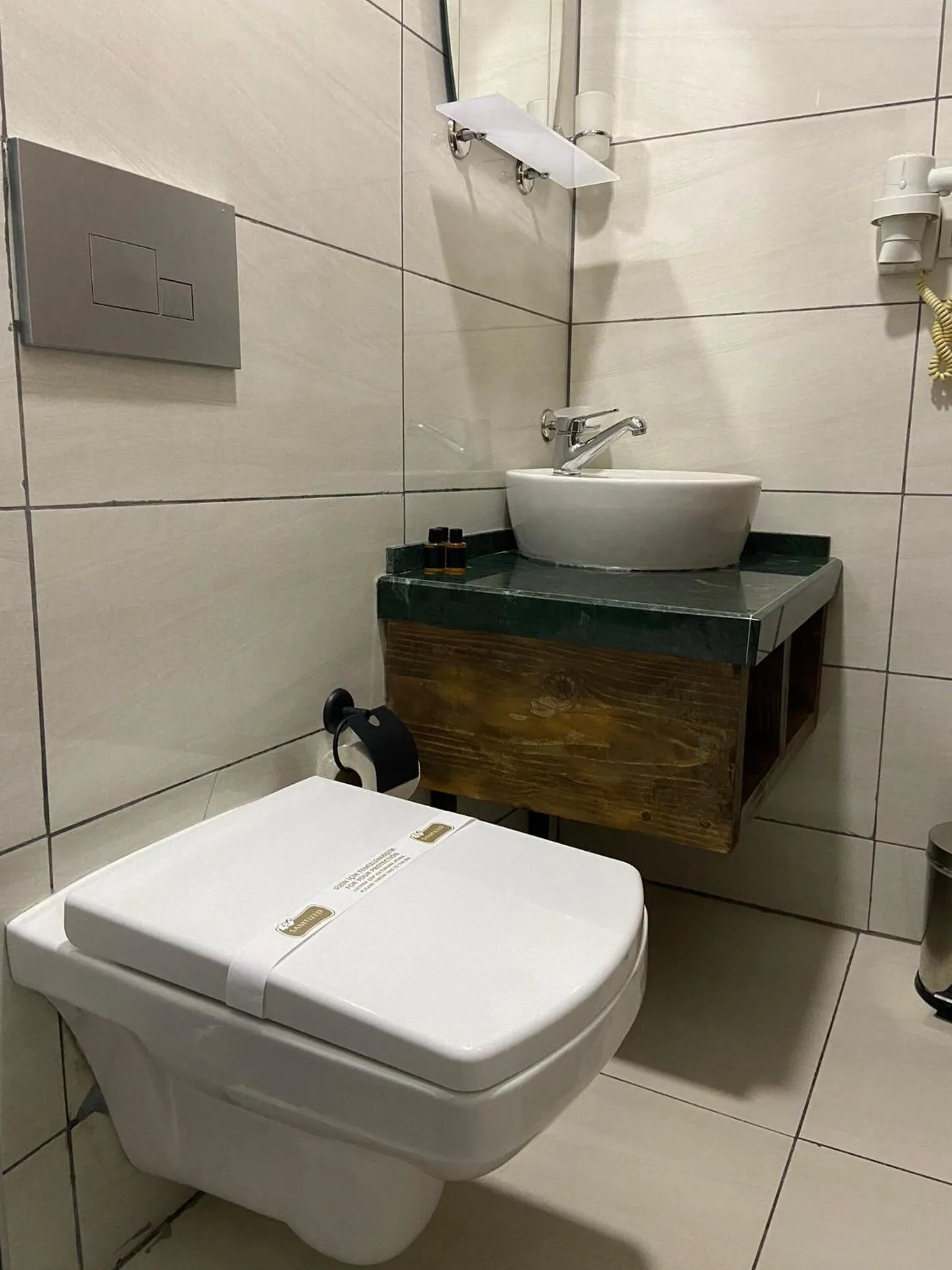 Toilet in Double DD Hotel