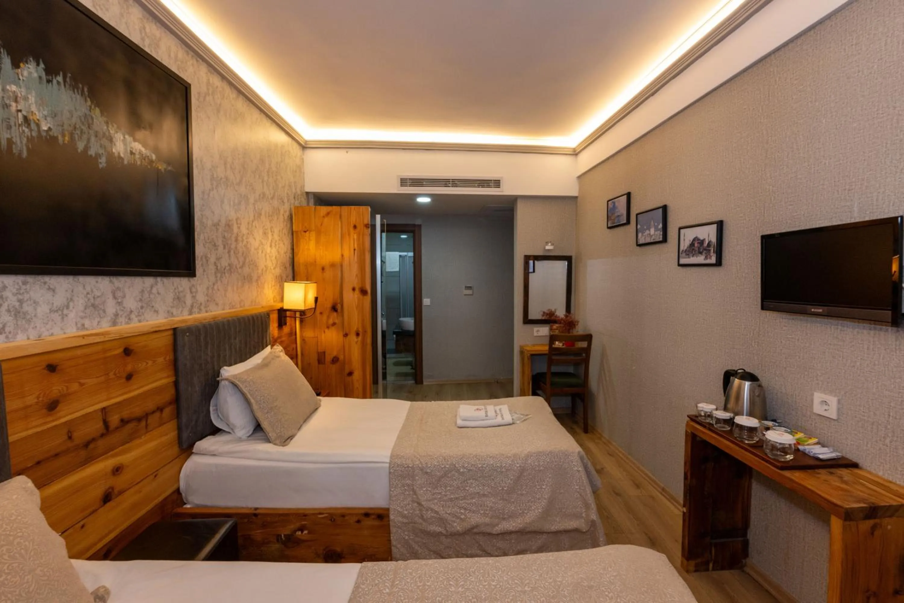 Photo of the whole room, Bed in Double DD Hotel