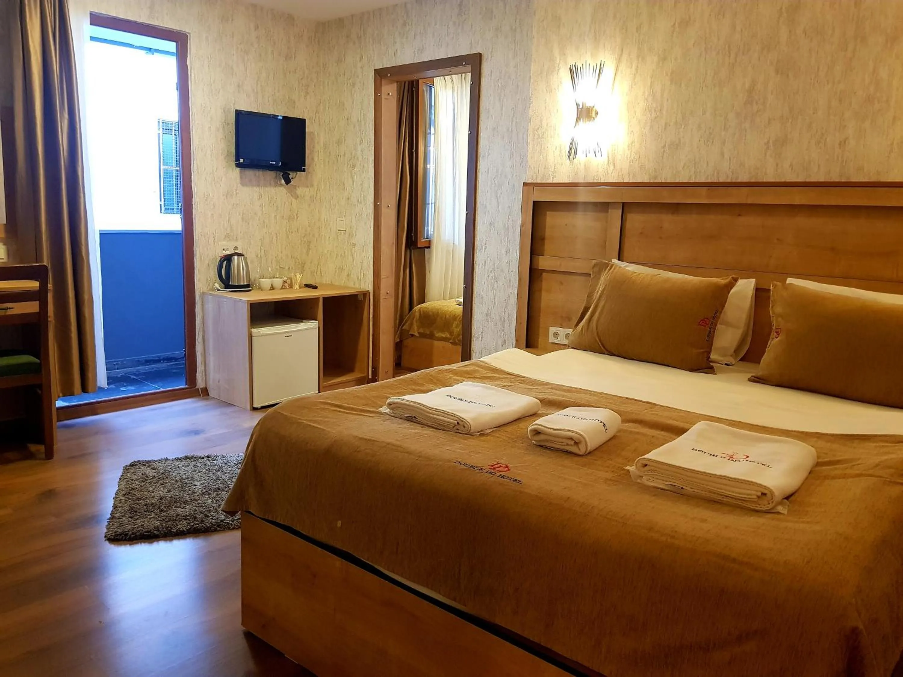 TV and multimedia, Bed in Double DD Hotel