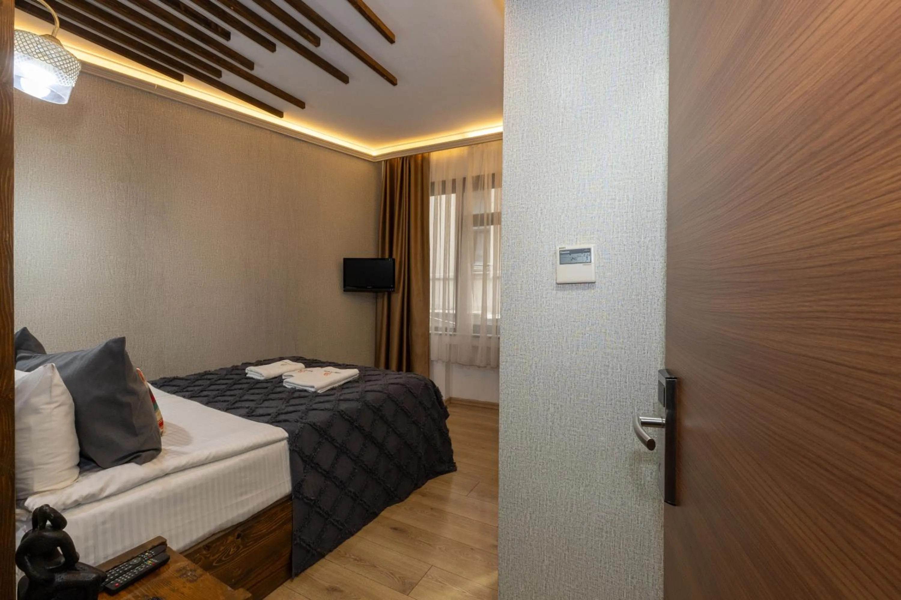 Photo of the whole room, Bed in Double DD Hotel