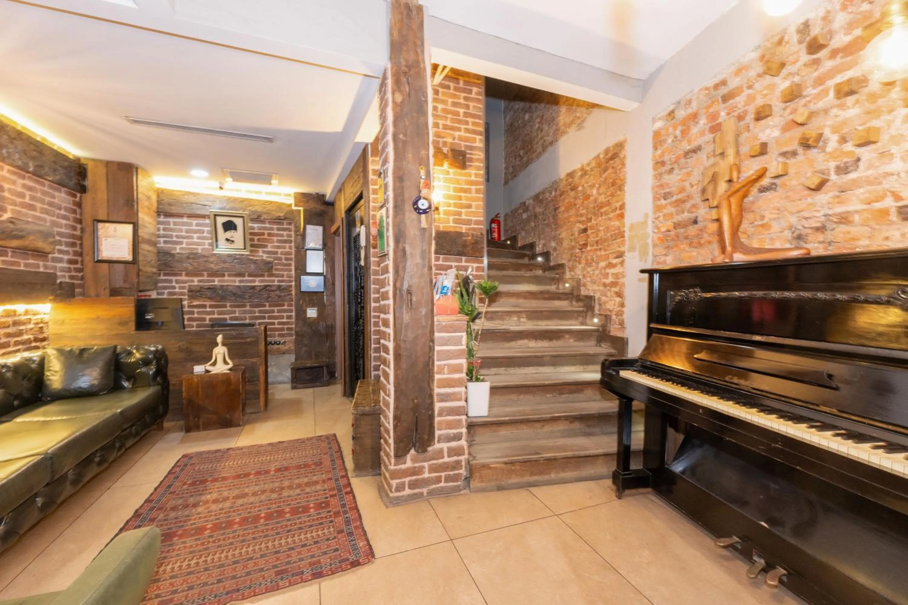 Lobby or reception in Double DD Hotel