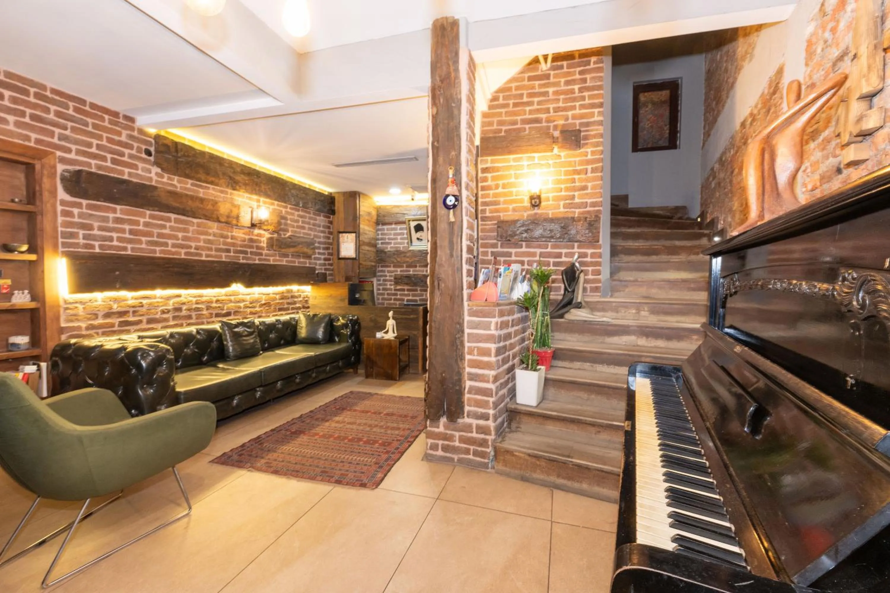 Lobby or reception in Double DD Hotel