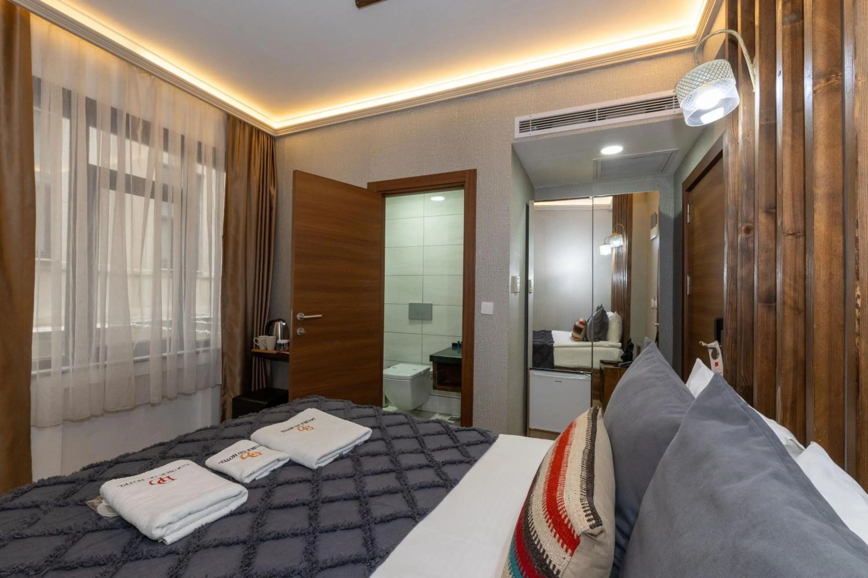 Photo of the whole room, Bed in Double DD Hotel