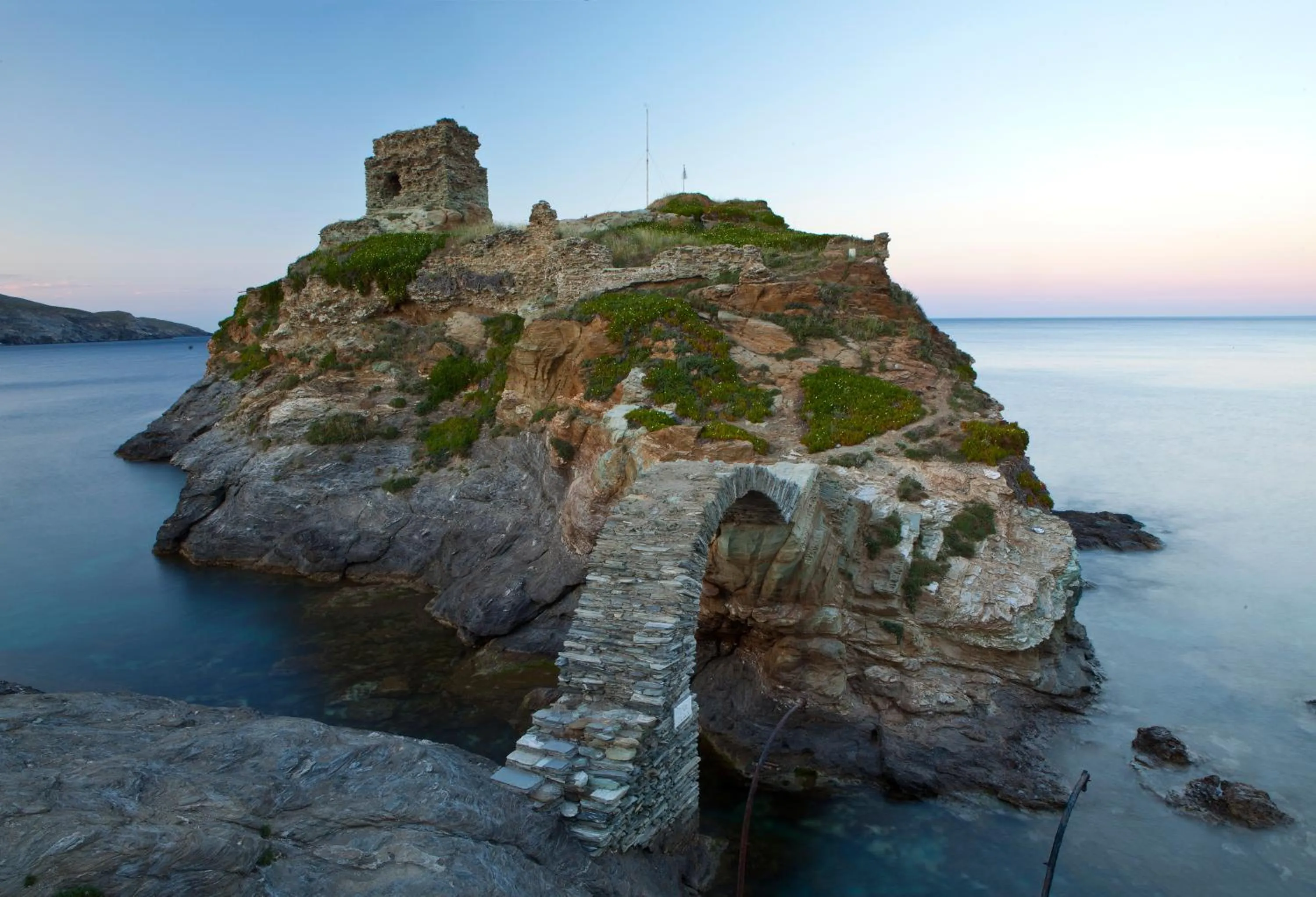 Nearby landmark in Anemomiloi Studios