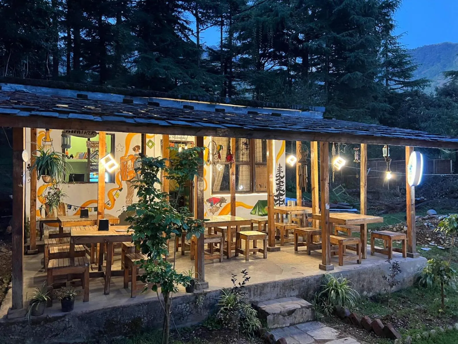 Restaurant/places to eat in Himtrek Stays,Mcleodganj