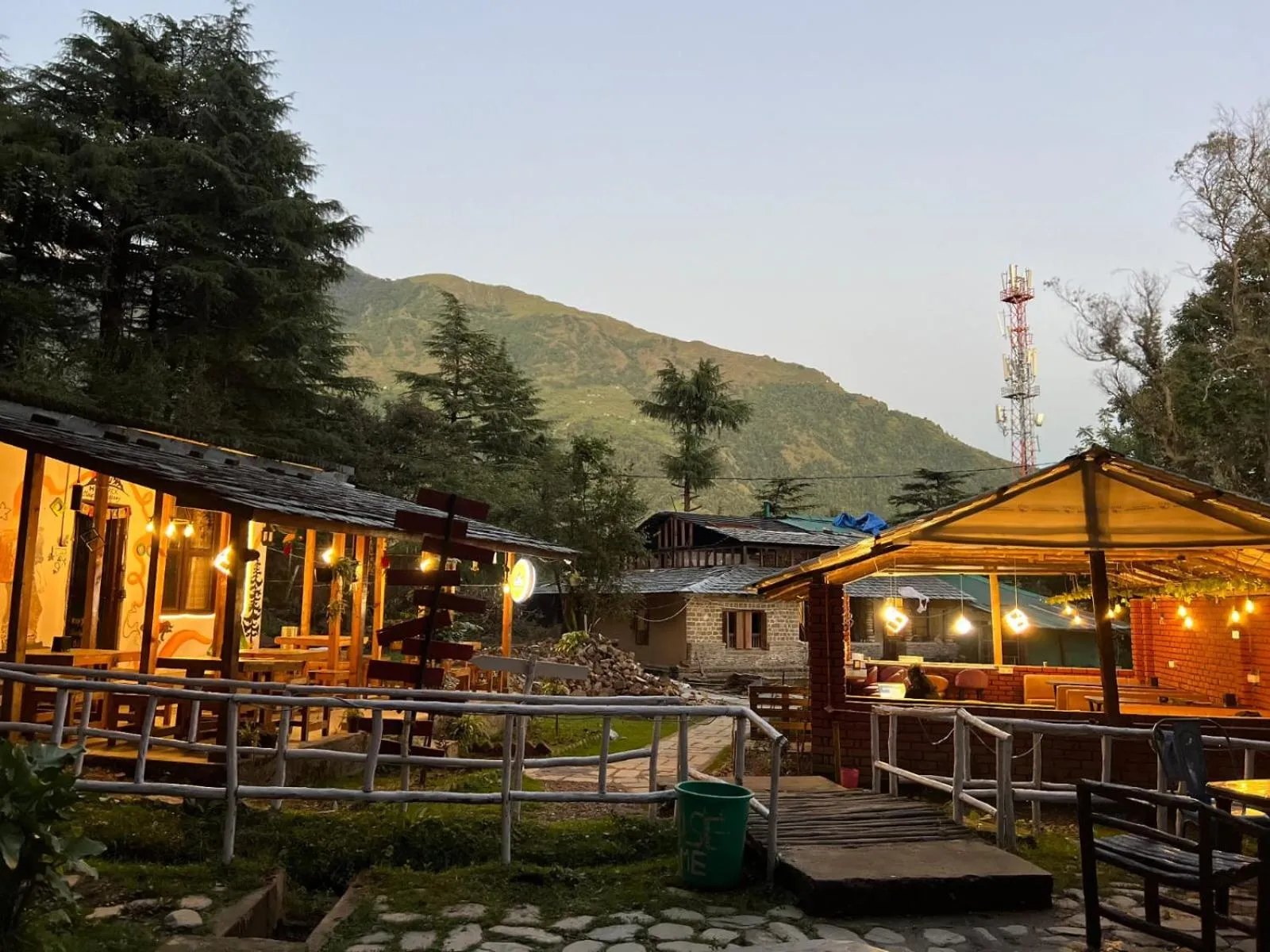 Restaurant/places to eat in Himtrek Stays,Mcleodganj