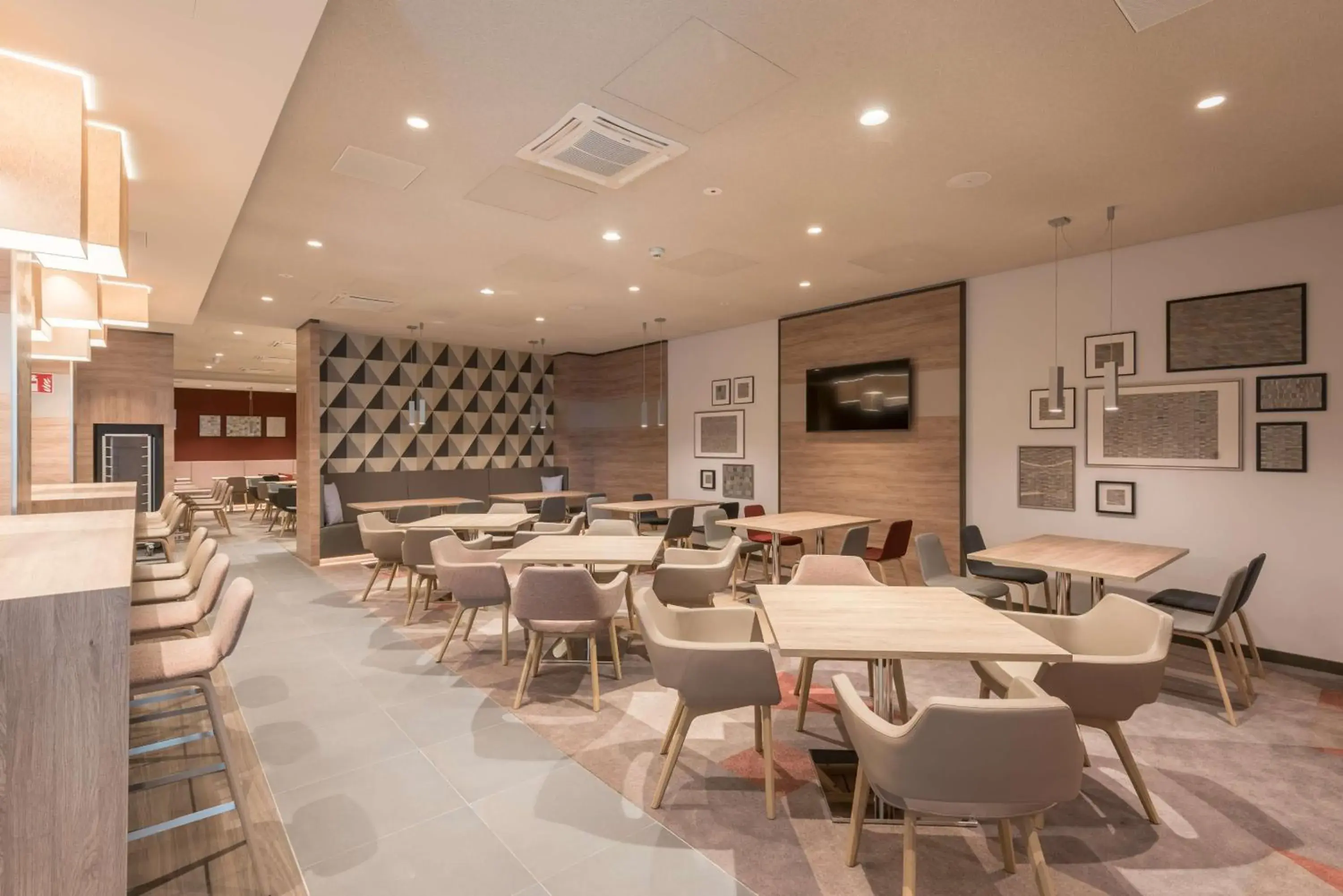 Restaurant/places to eat in Hampton By Hilton Frankfurt City Centre East Restaurant/places to eat in Hampton By Hilton Frankfurt City Centre East