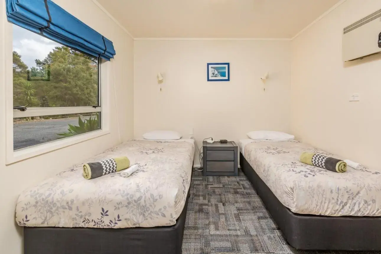 Bedroom, Bed in Riverside Lodge Paihia Bedroom, Bed in Riverside Lodge Paihia