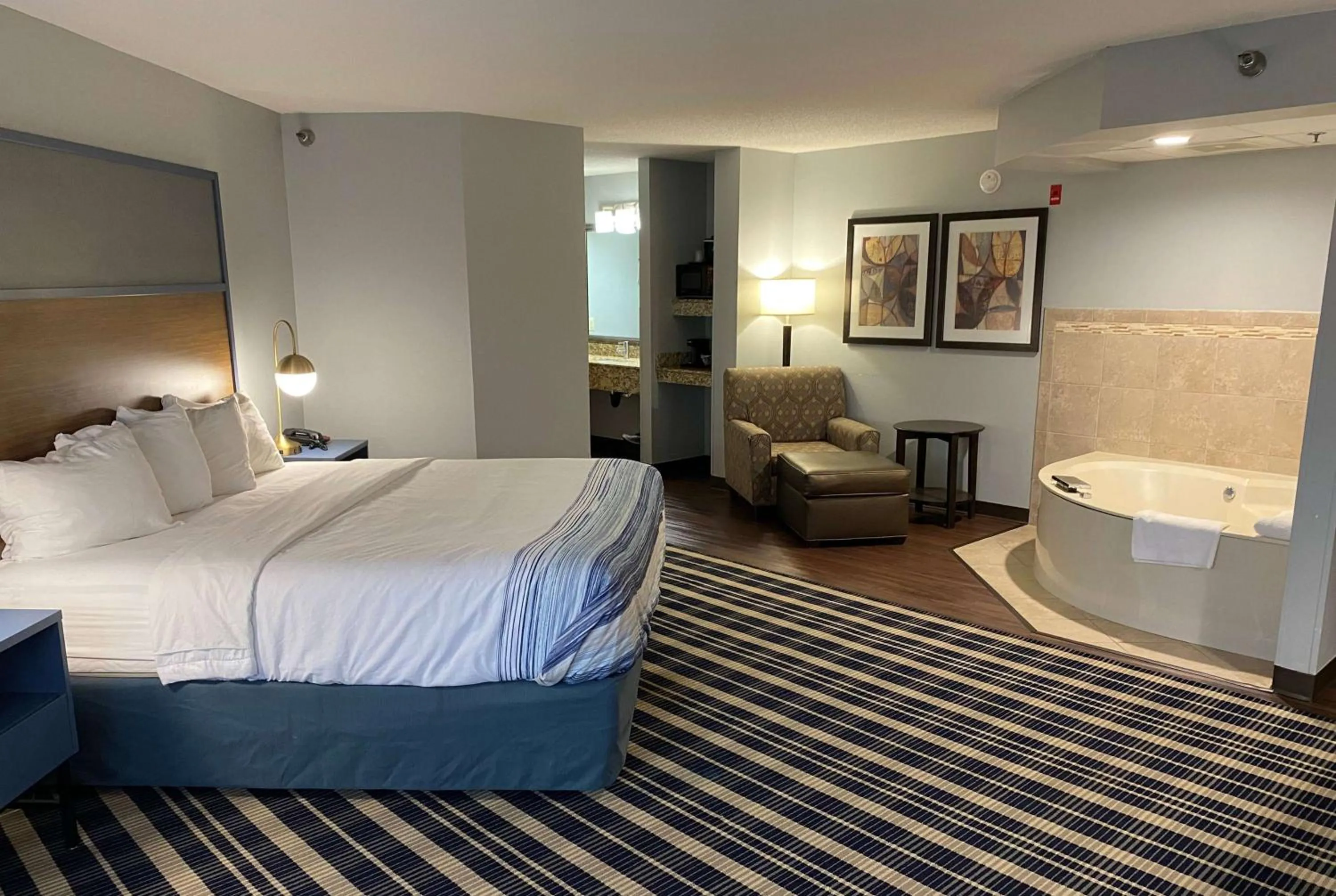 Photo of the whole room, Bed in AmericInn by Wyndham Chanhassen