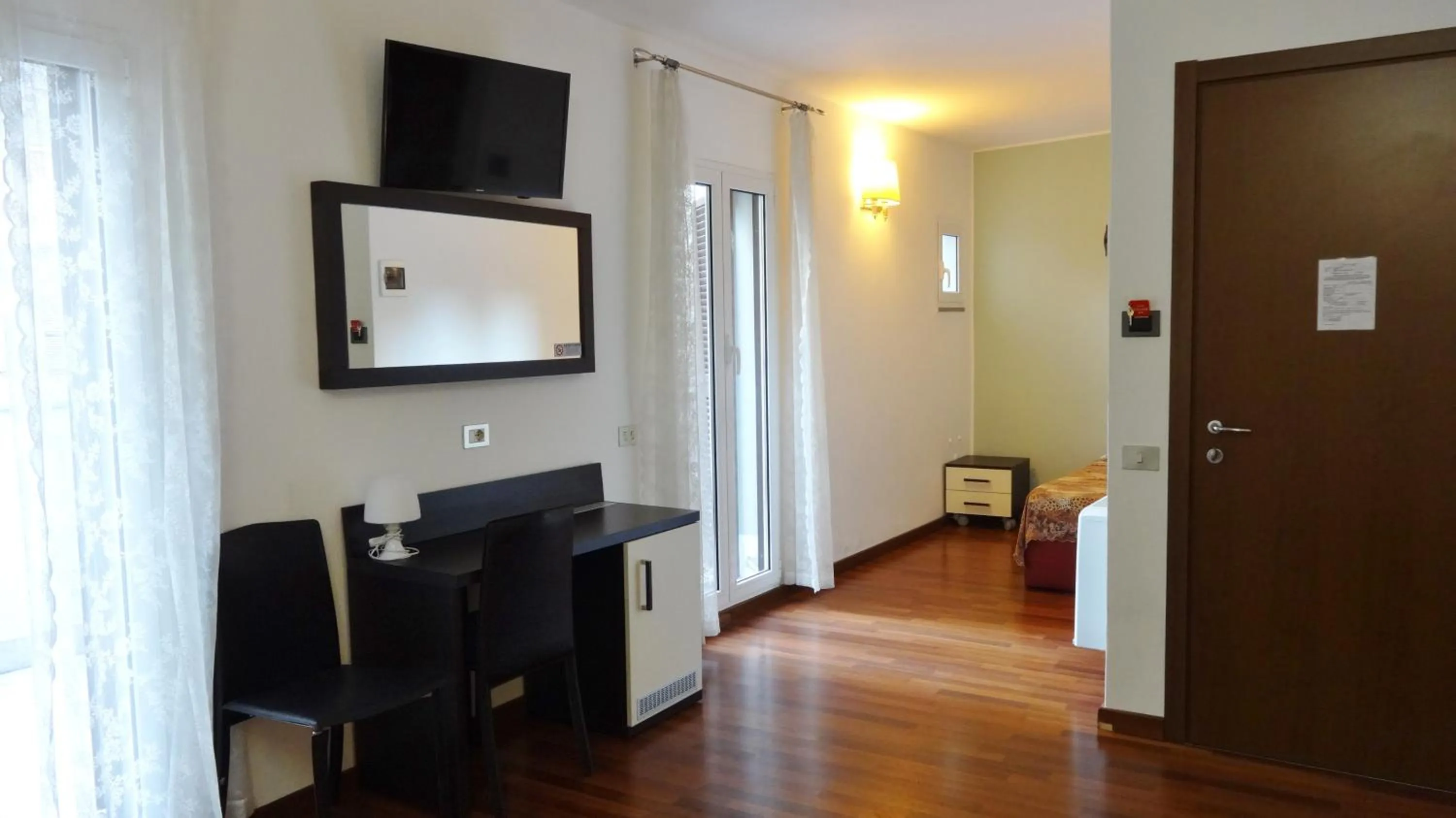 Photo of the whole room in Lux Hotel Durante