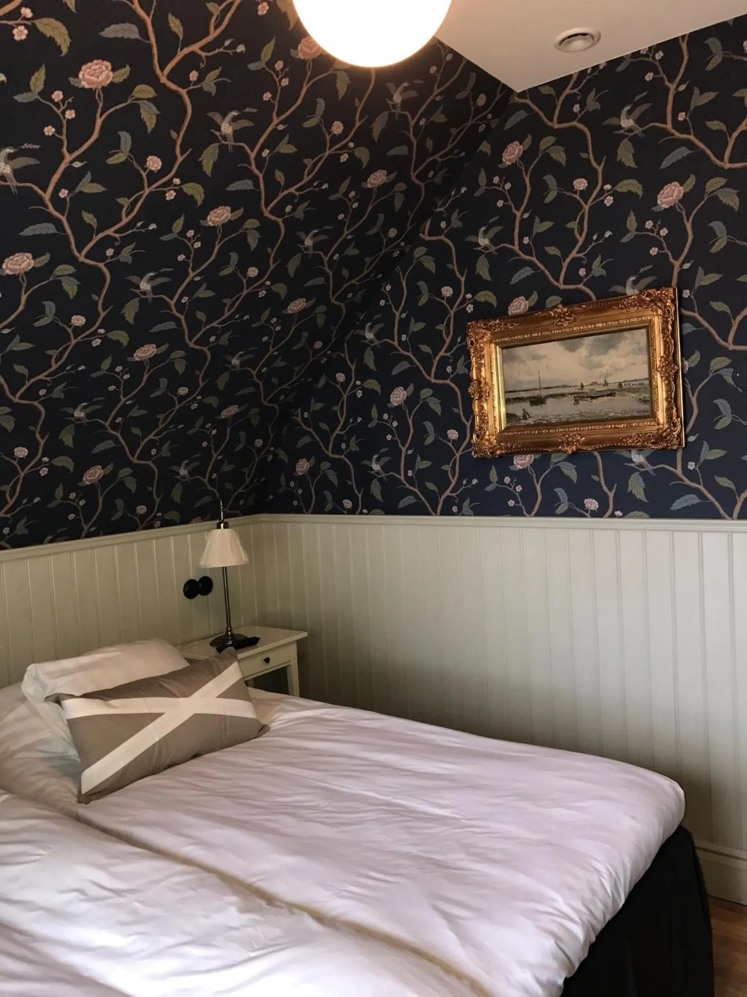 Bed in Kivikstrand Badhotell