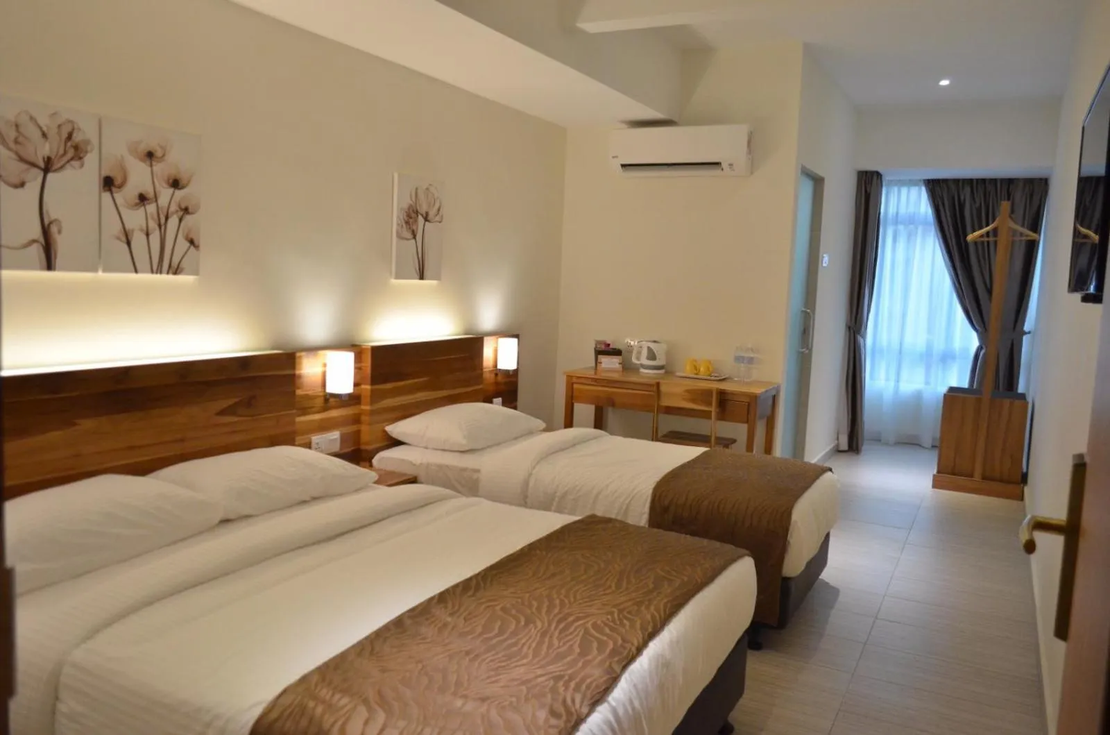 Photo of the whole room, Bed in Gold Boutique Hotel