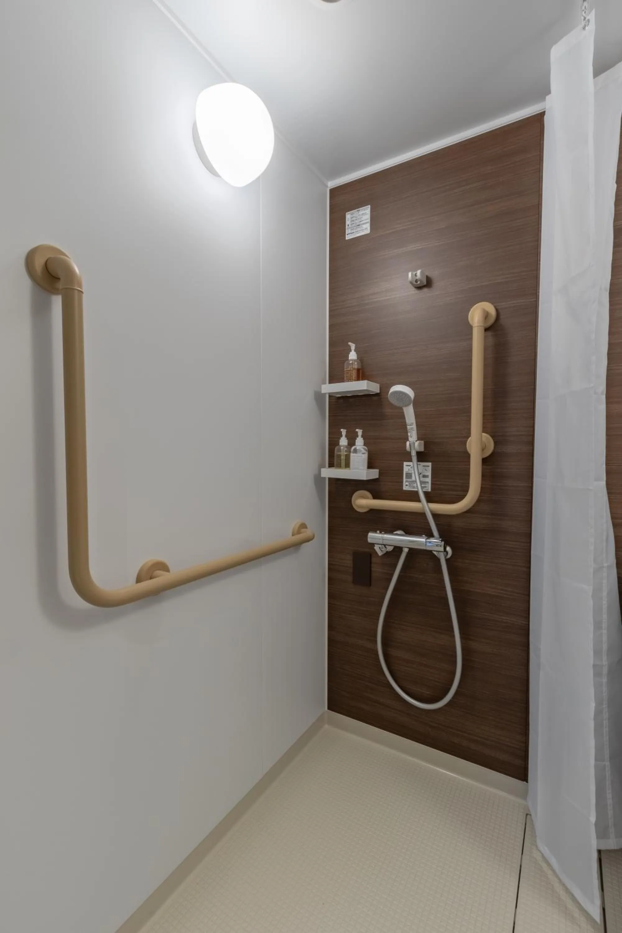 Shower in The Maples Niseko