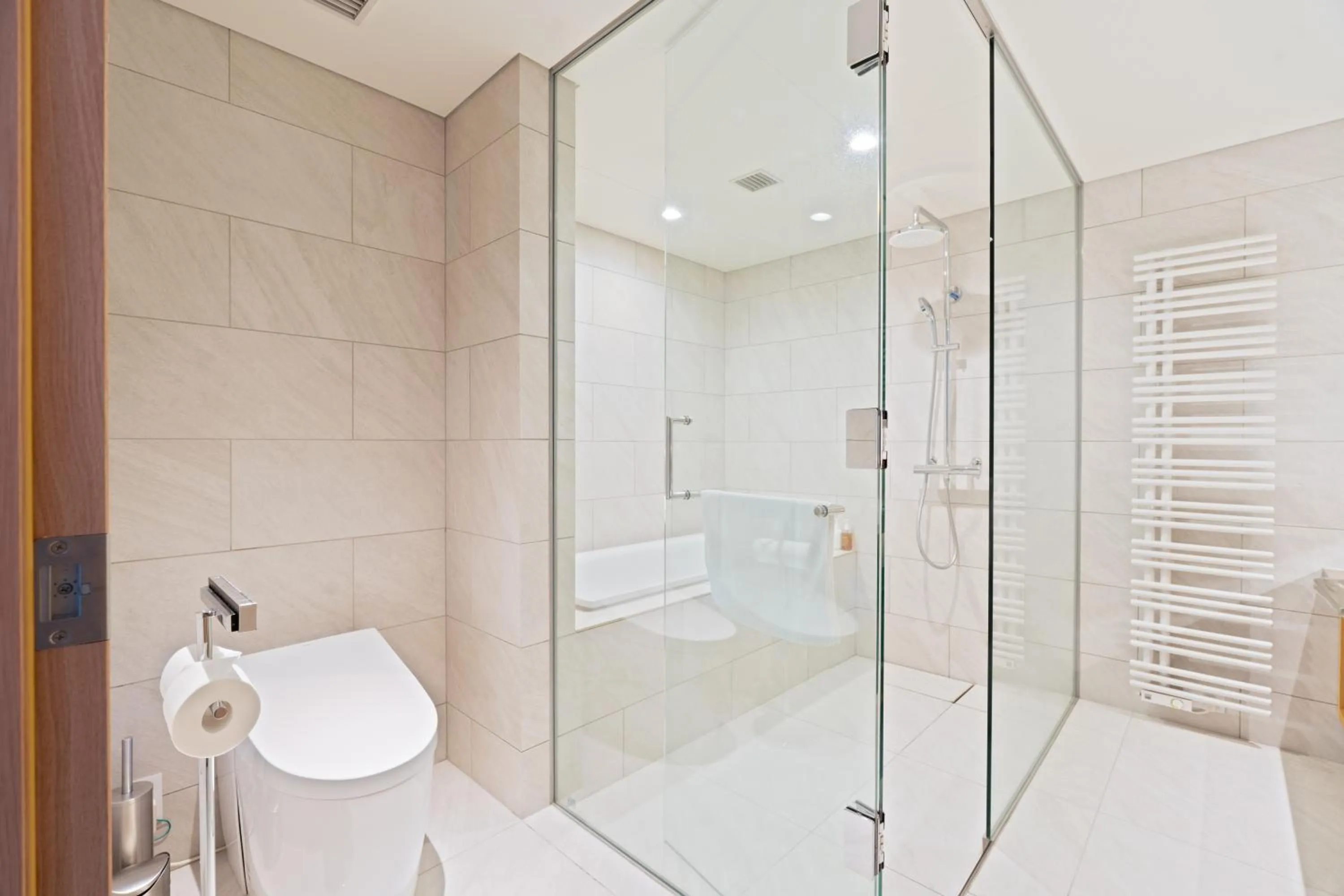 Shower in The Maples Niseko