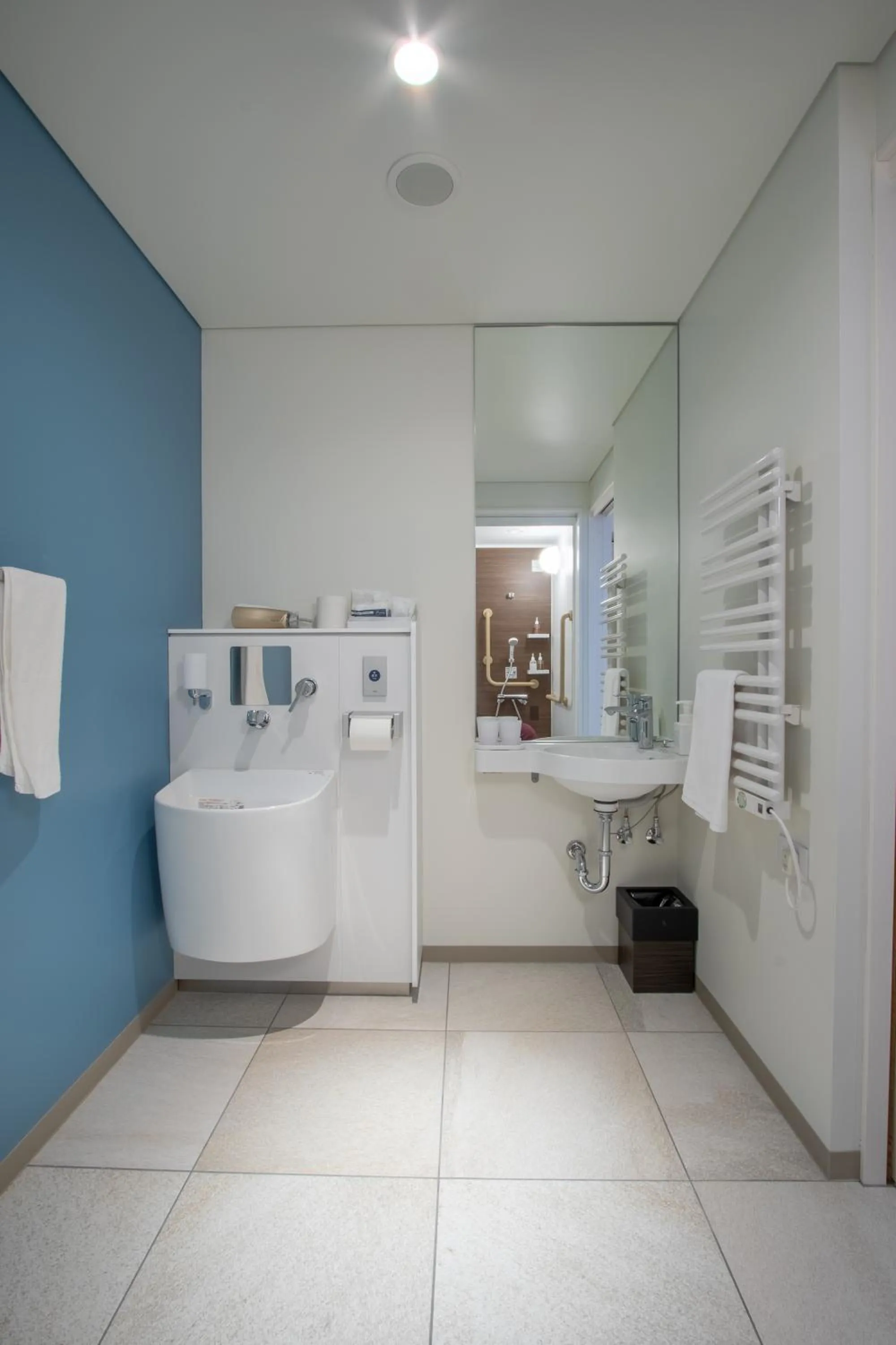 Shower in The Maples Niseko